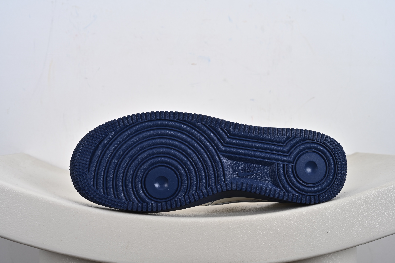海外爆款限量发售！ Nike Air Force 1 '07 Low “MLB联名——米蓝线反光”空军一号 低帮 KJ1688-010