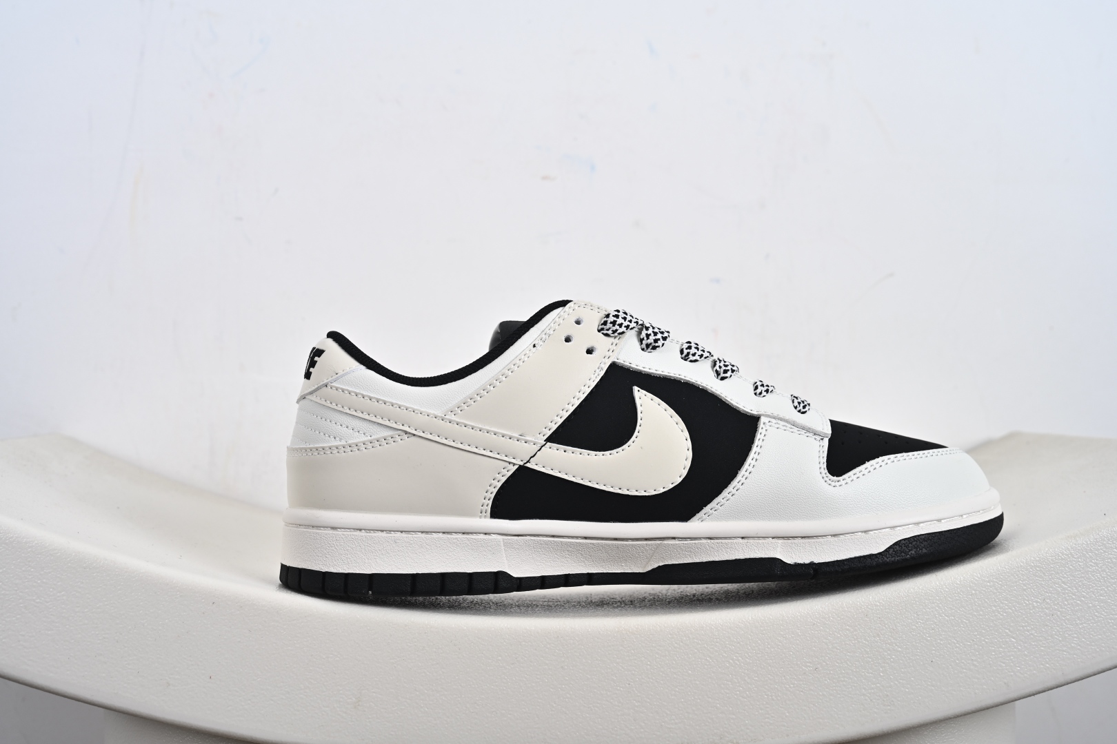 定制版 Burberry x Nike Dunk SB Low 巴宝莉 x 耐克 SB 低帮 联名米白黑 CS1688-117