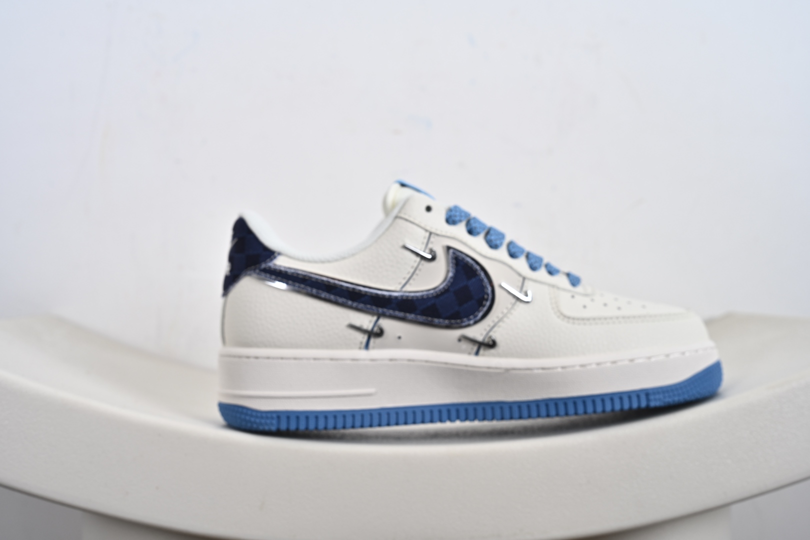 240 定制版 NIke Air Force 1 '07 Low “LV联名——米蓝四勾”空军一号 低帮 运动鞋 XS2869-003