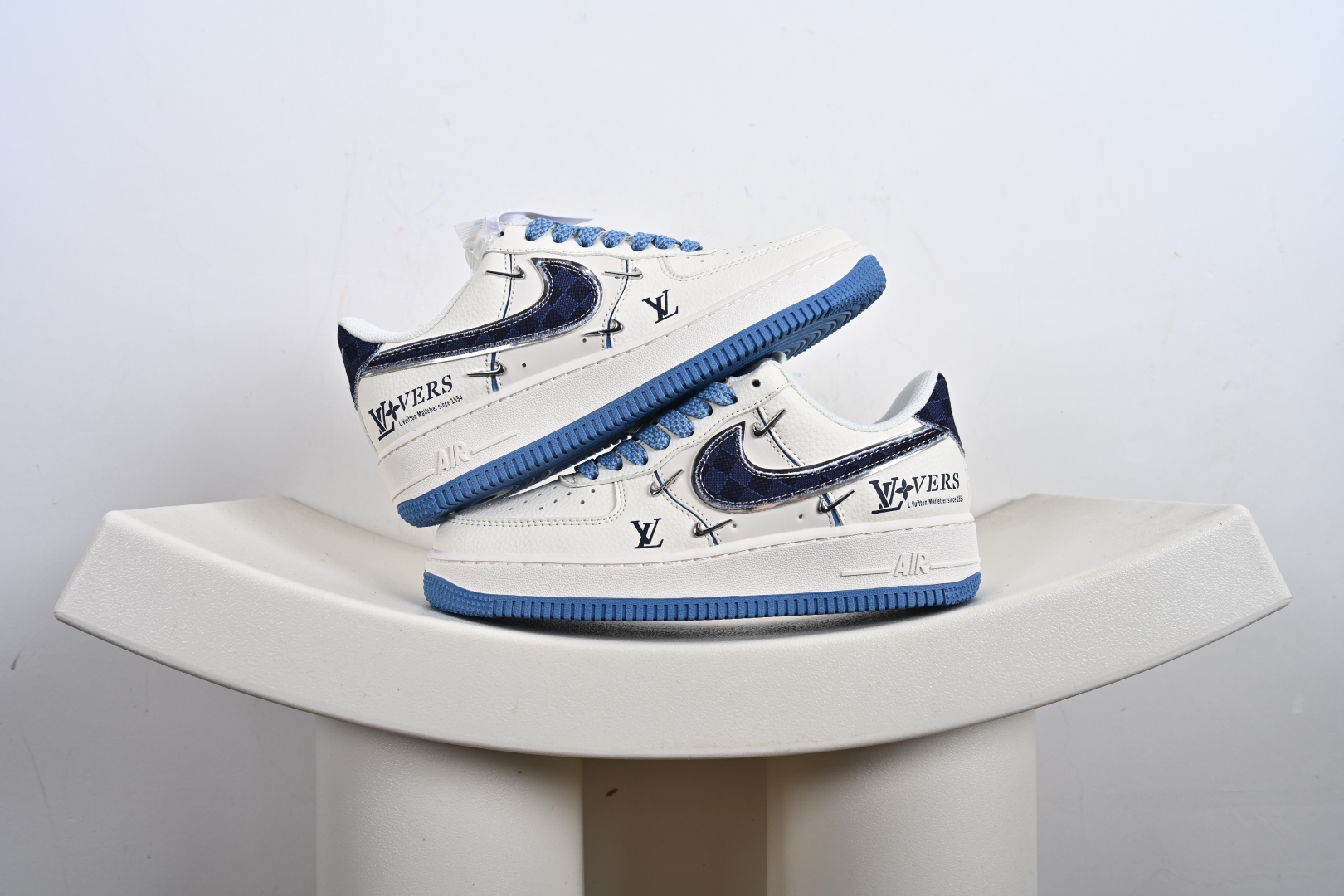 240 定制版 NIke Air Force 1 '07 Low “LV联名——米蓝四勾”空军一号 低帮 运动鞋 XS2869-003