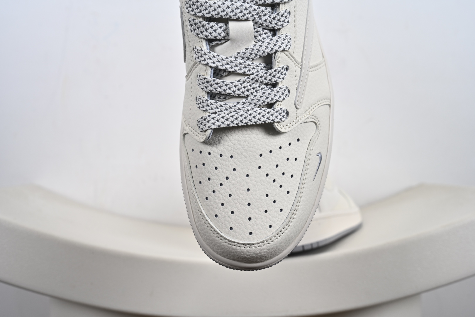 Nike Air Jordan 1 x Travis Scott AJ1倒勾 乔一倒钩 耐克 低帮文化篮球鞋 JP1628-255