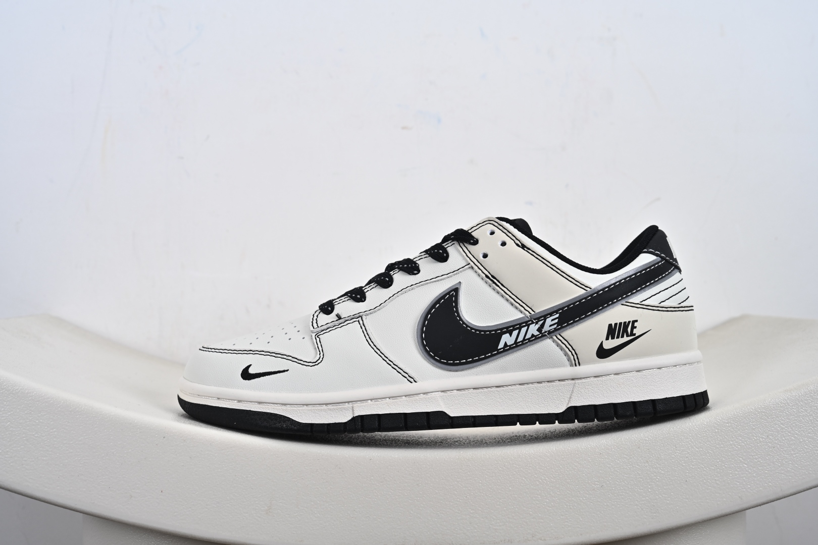 定制版 Nike SB Dunk Low“ NIKE联名——黑灰边勾” 低帮休闲板鞋 CS1688-116