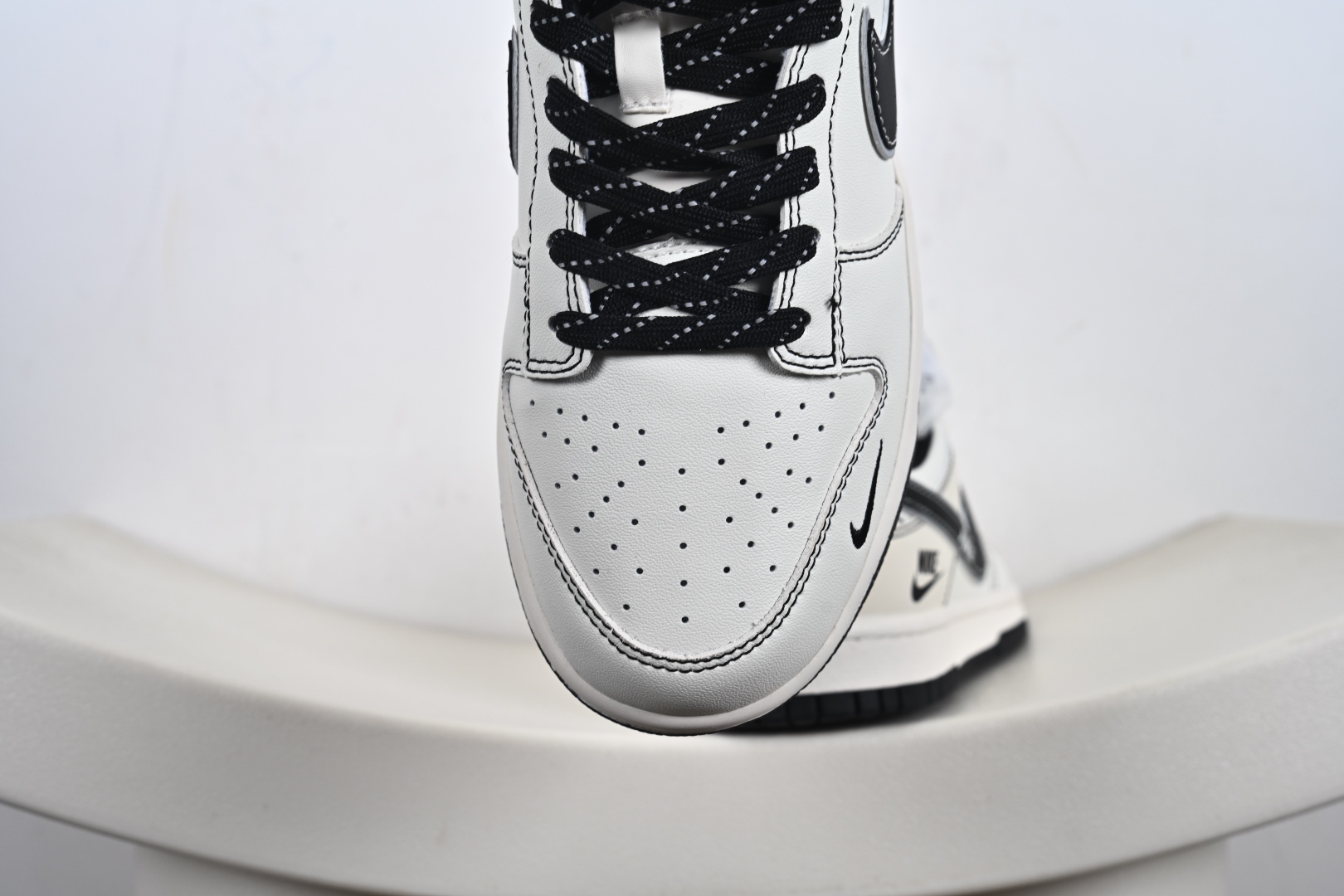 定制版 Nike SB Dunk Low“ NIKE联名——黑灰边勾” 低帮休闲板鞋 CS1688-116