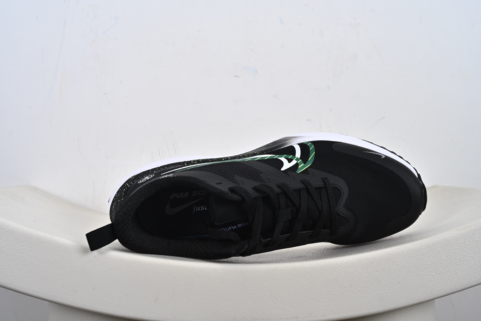 Nike ZOOM Plus LV联名 飞马跑步鞋 CK4318-159