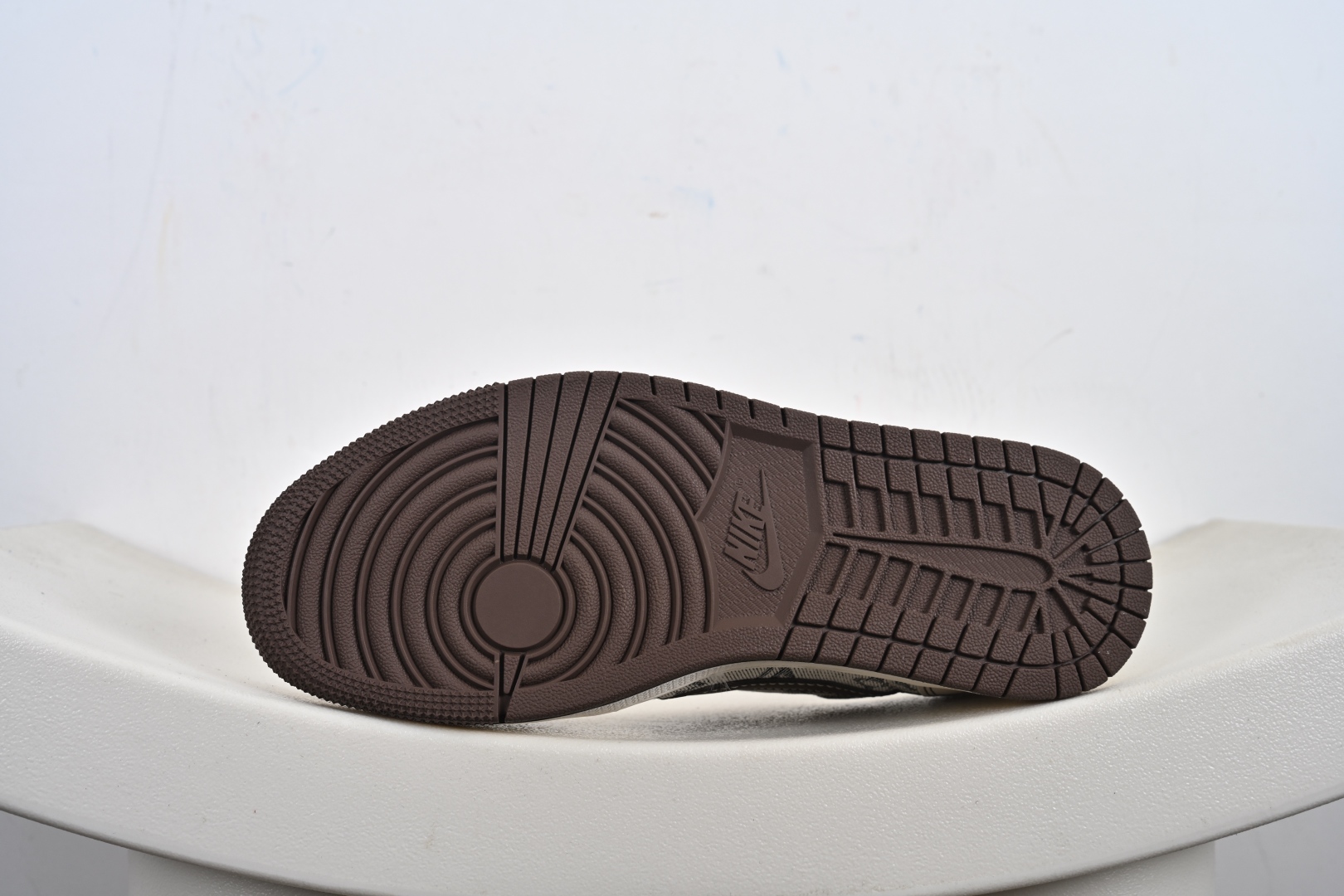 定制版 Travis Scott x Fragment Design x Jordan Air Jordan 1 Low OG SP “LV联名——米棕布” 低帮休闲板鞋 XS7089-605