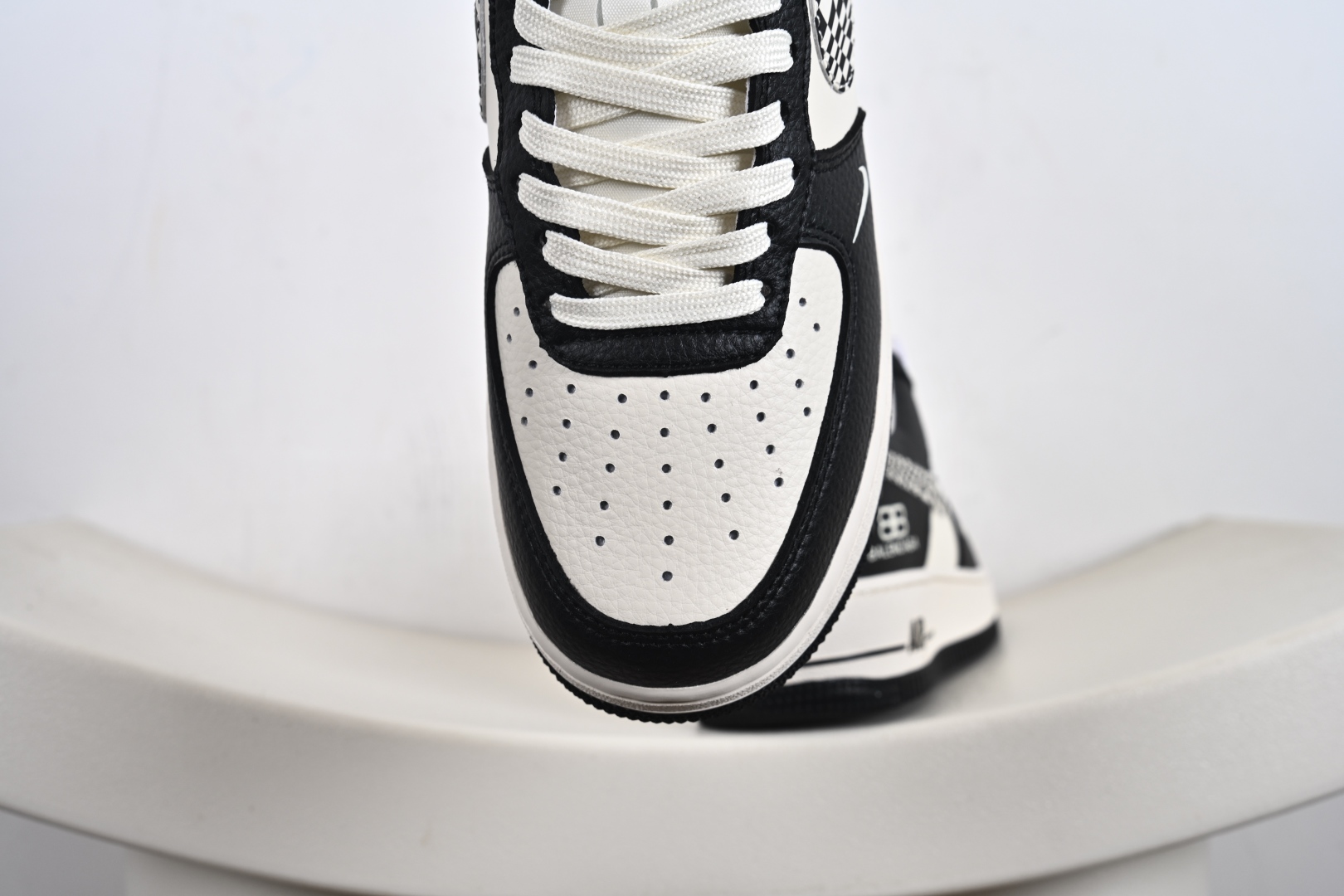 240 Balenciaga x Nike Air Force 1 米黑创意勾 HJ3318-003