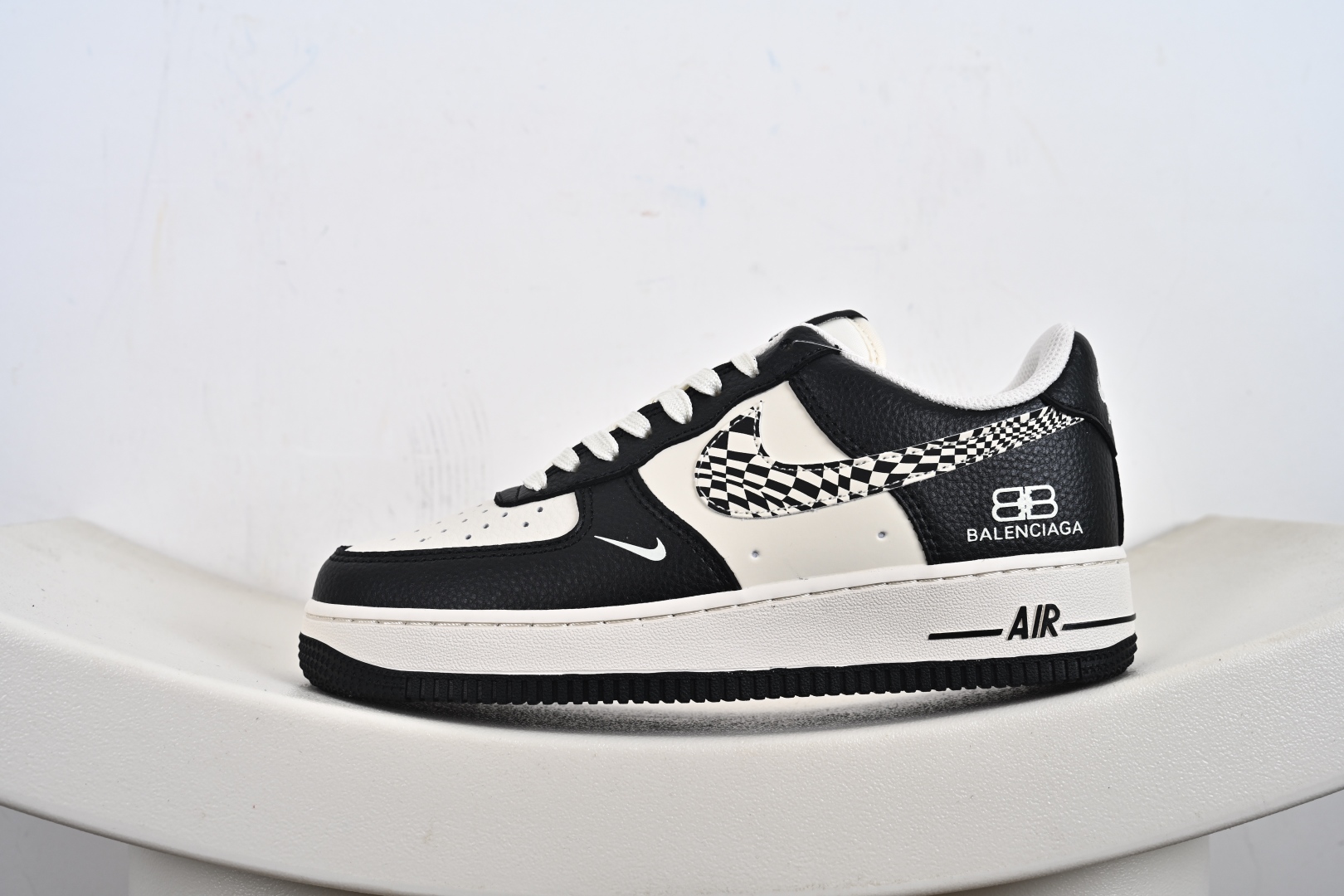240 Balenciaga x Nike Air Force 1 米黑创意勾 HJ3318-003