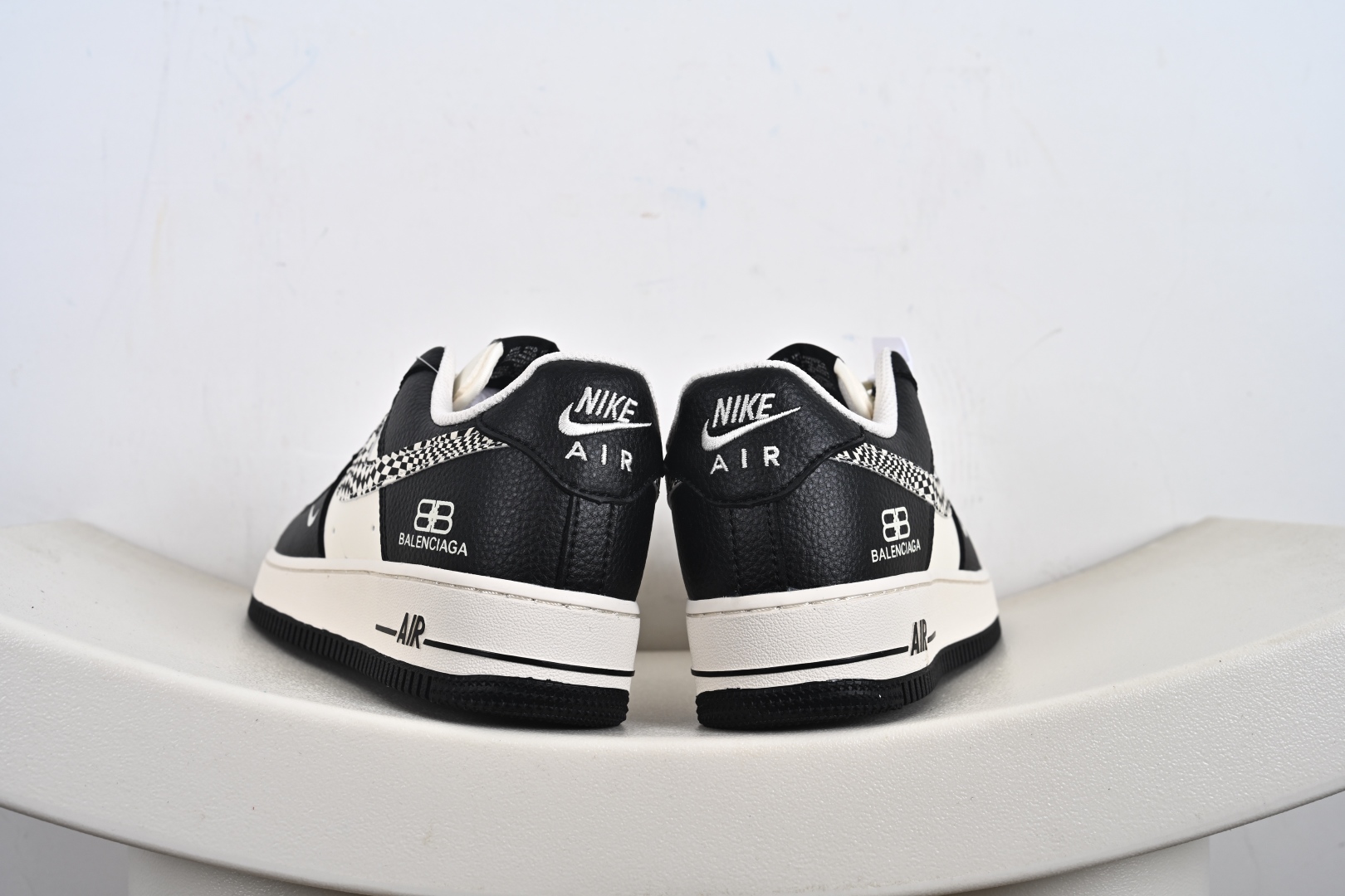 240 Balenciaga x Nike Air Force 1 米黑创意勾 HJ3318-003