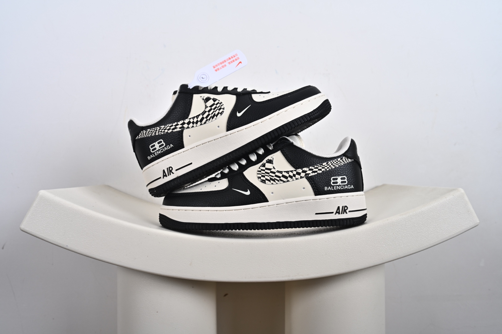 240 Balenciaga x Nike Air Force 1 米黑创意勾 HJ3318-003