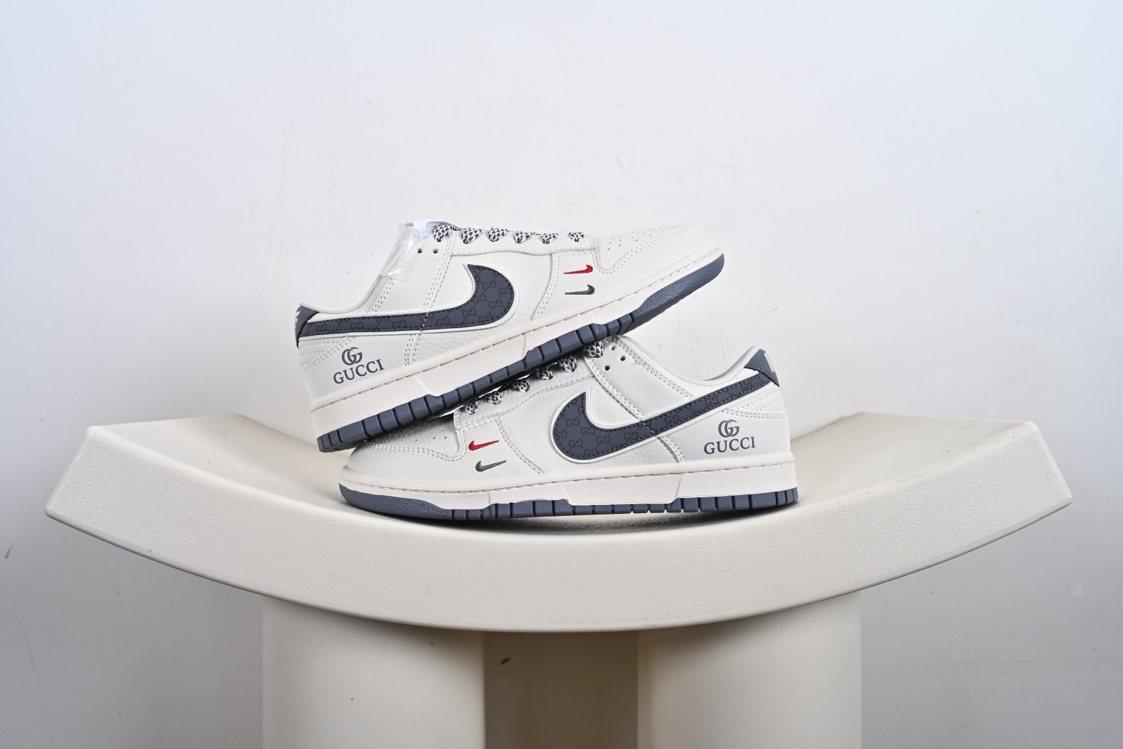 260 定制版 Nike SB Dunk Low 古驰联名 灰花勾 周年高端定制 低帮休闲板鞋 CS1688-121