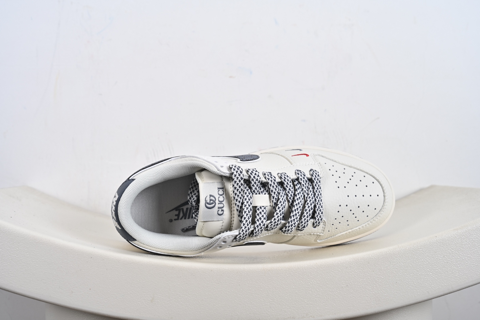 260 定制版 Nike SB Dunk Low 古驰联名 灰花勾 周年高端定制 低帮休闲板鞋 CS1688-121