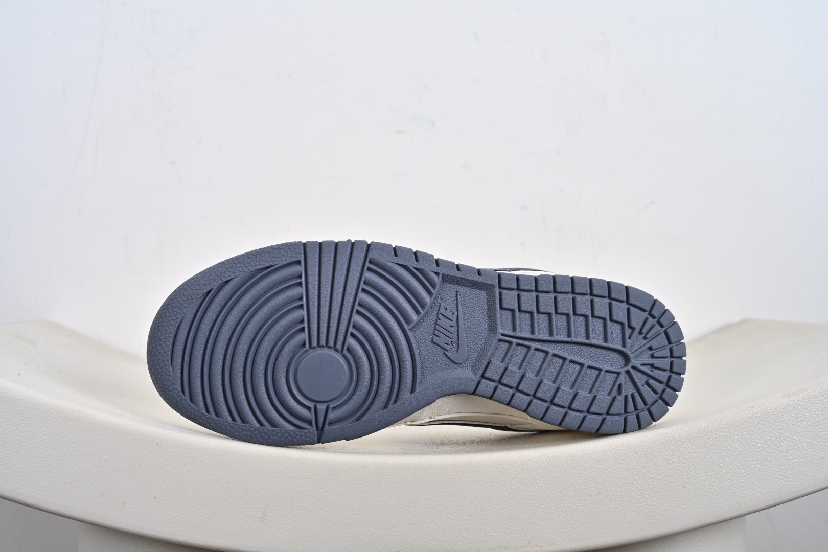 260 定制版 Nike SB Dunk Low 古驰联名 灰花勾 周年高端定制 低帮休闲板鞋 CS1688-121