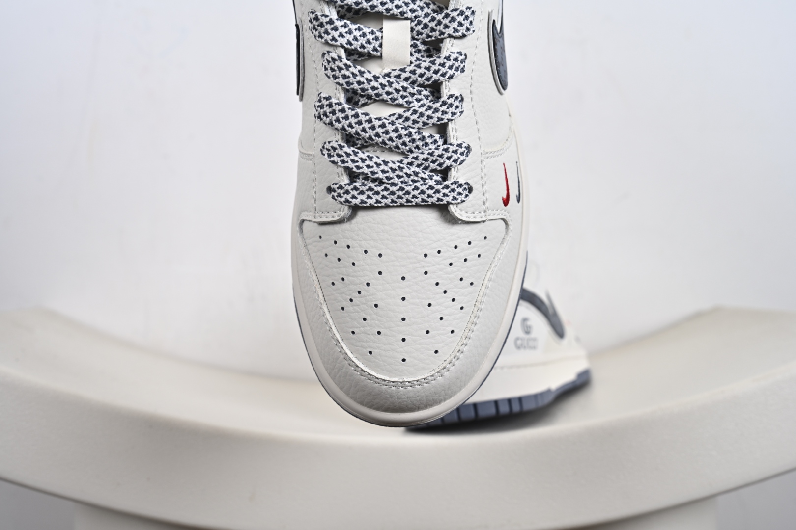 260 定制版 Nike SB Dunk Low 古驰联名 灰花勾 周年高端定制 低帮休闲板鞋 CS1688-121