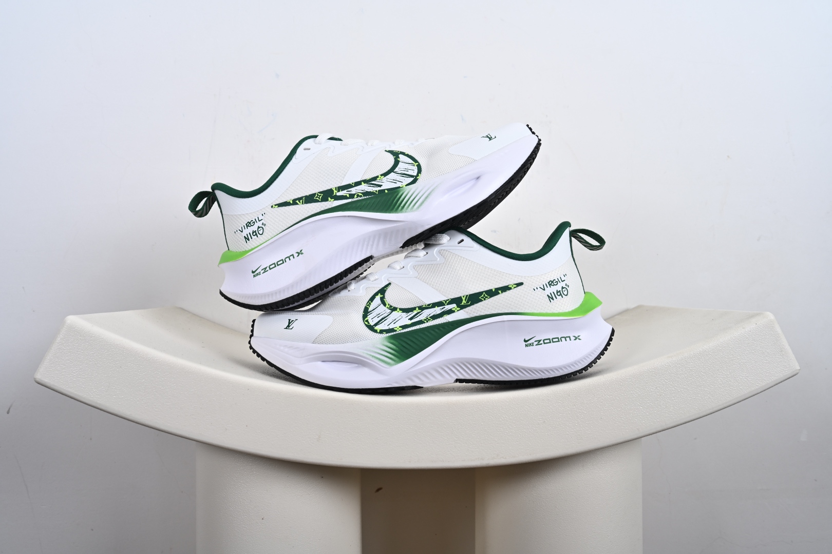 Nike ZOOM Plus LV联名 飞马跑步鞋 CK4318-159