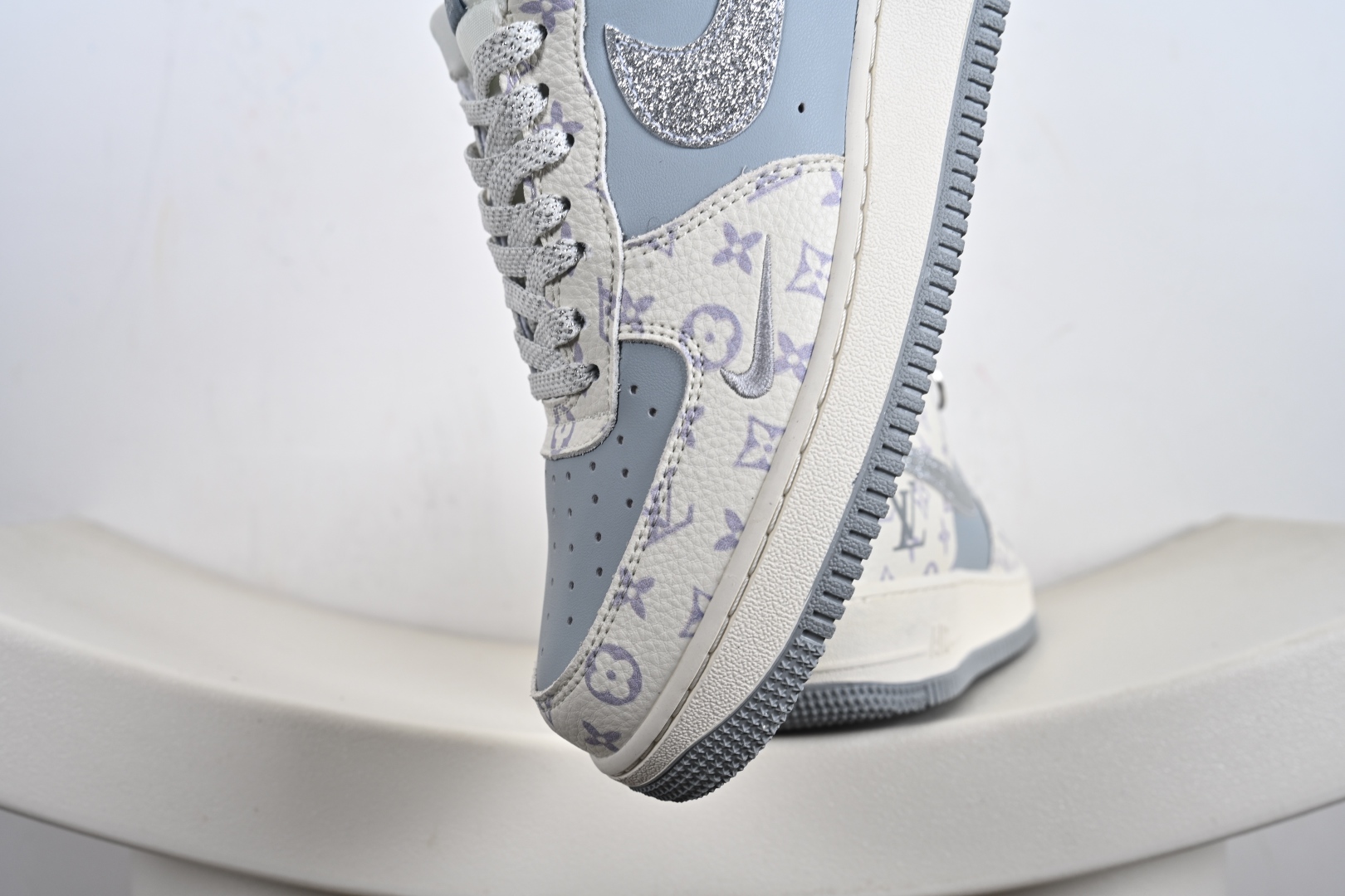 定制版 NIke Air Force 1 '07 Low “LV联名——闪银勾”空军一号 低帮 运动鞋 DF0188-078