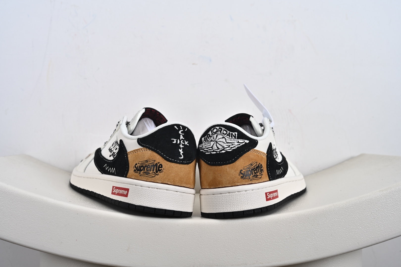 Fragment x Travis Scott x Supreme Air Jordan 1 Low 三方联名倒钩 HS8068-059