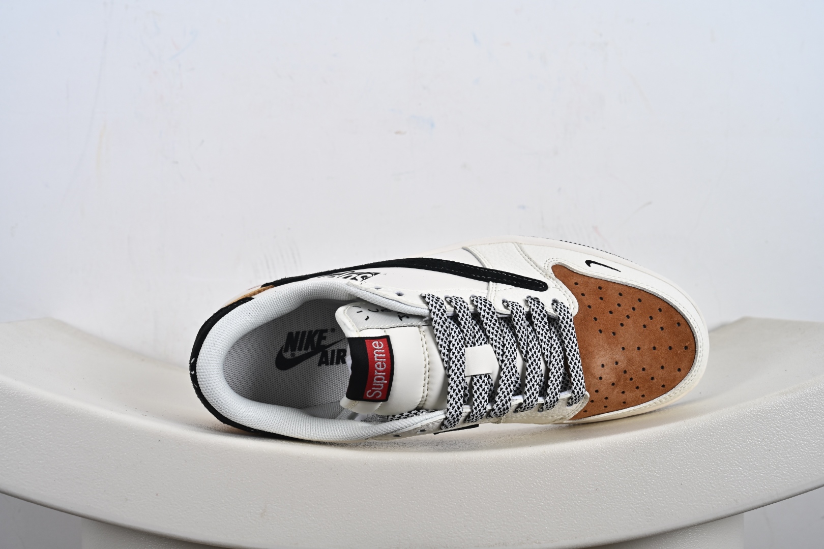 Fragment x Travis Scott x Supreme Air Jordan 1 Low 三方联名倒钩 HS8068-059