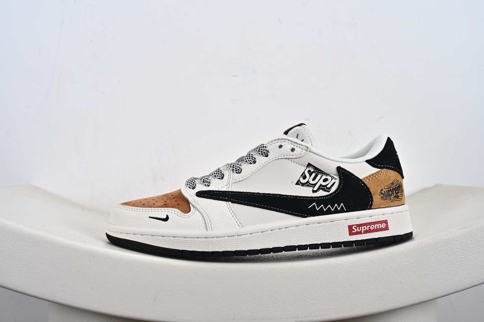 Fragment x Travis Scott x Supreme Air Jordan 1 Low 三方联名倒钩 HS8068-059