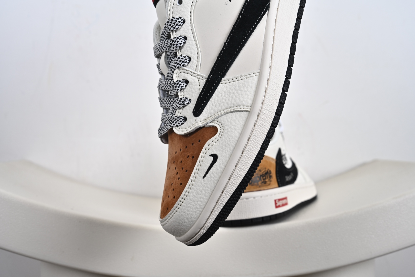 Fragment x Travis Scott x Supreme Air Jordan 1 Low 三方联名倒钩 HS8068-059