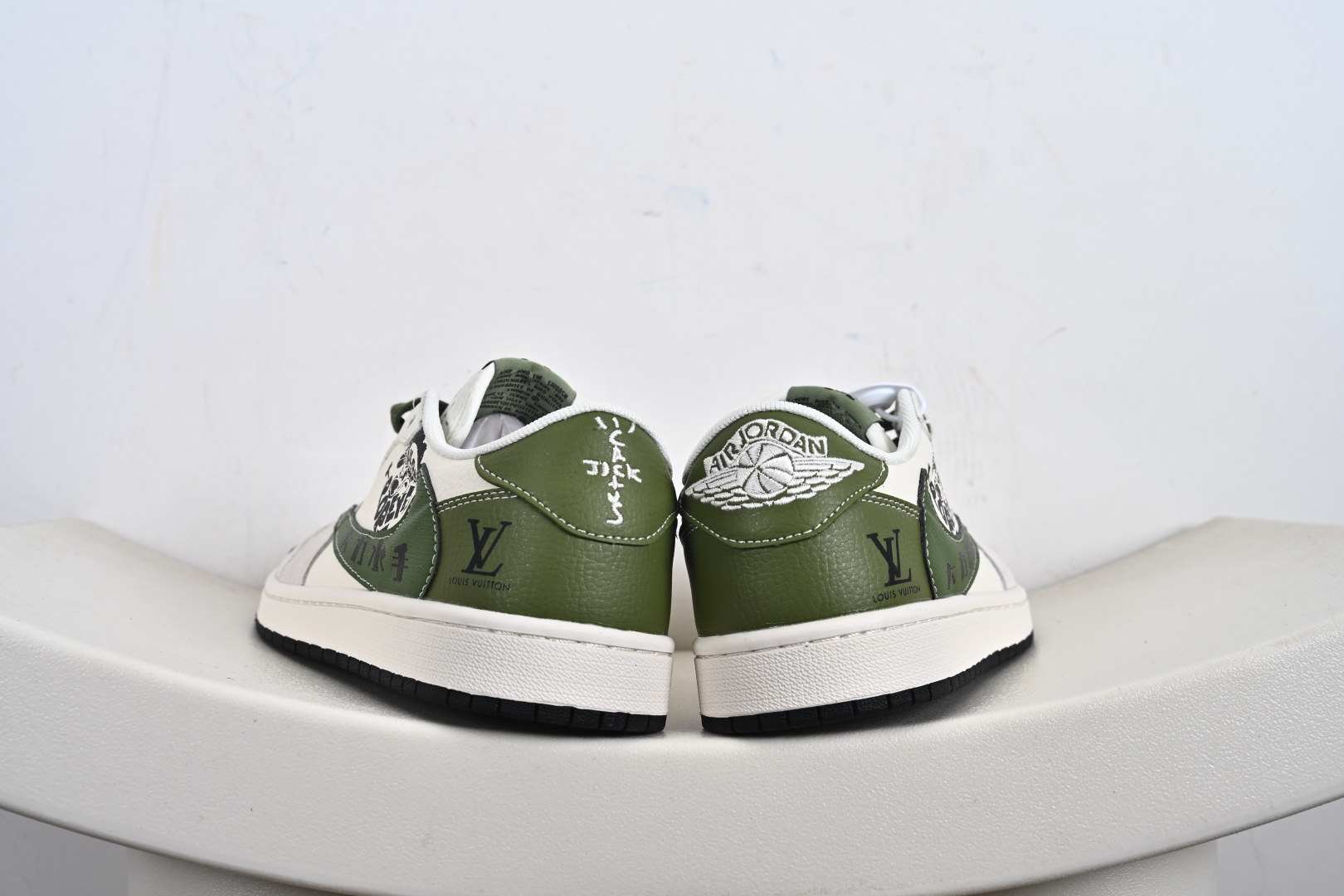 Fragment x Travis Scott x LV Air Jordan 1 Low 三方联名倒钩 HS8068-062