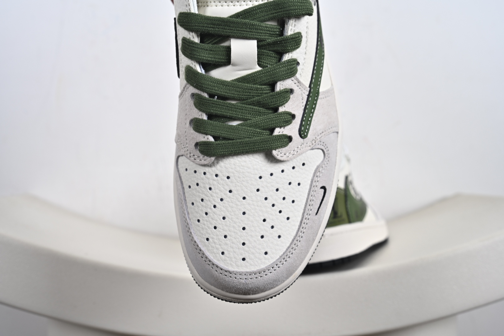 Fragment x Travis Scott x LV Air Jordan 1 Low 三方联名倒钩 HS8068-062