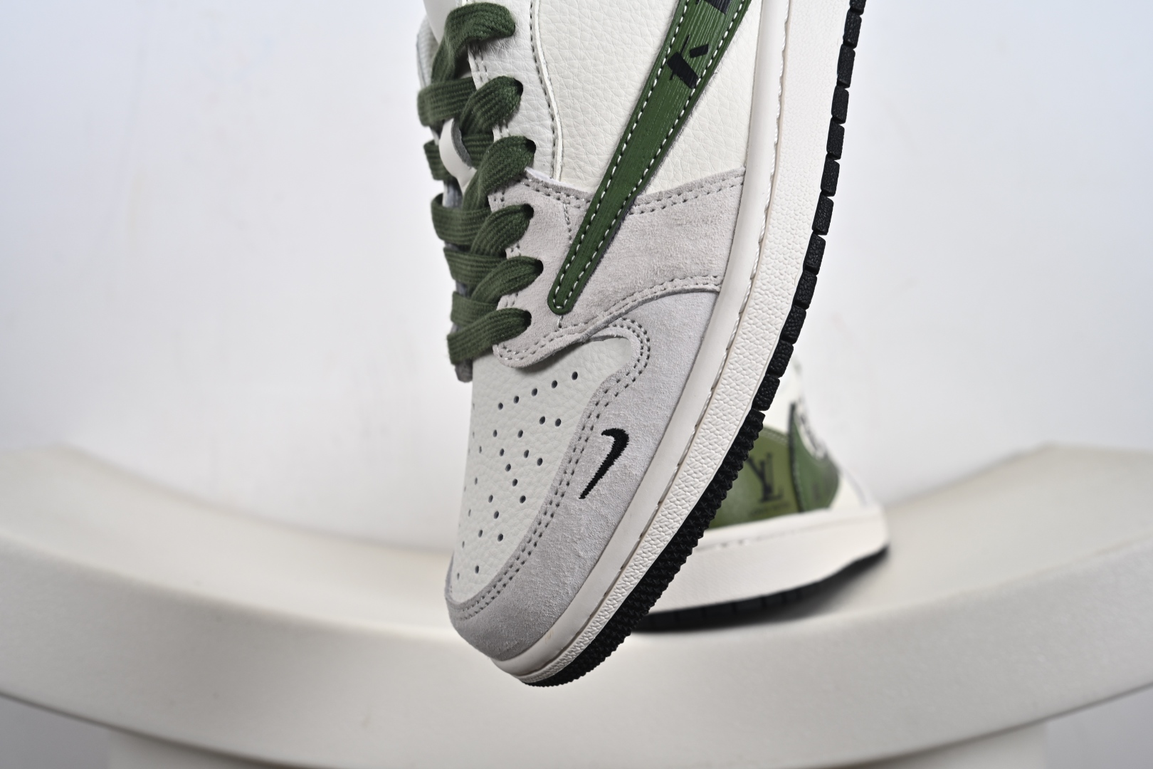 Fragment x Travis Scott x LV Air Jordan 1 Low 三方联名倒钩 HS8068-062