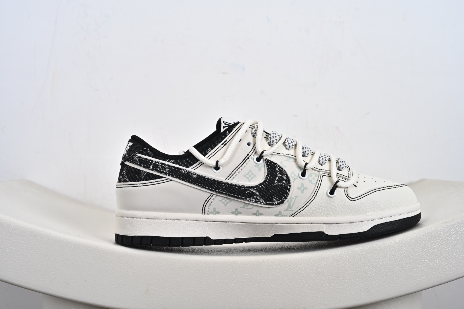 定制版 Nike SB Dunk Low LV联名 黑帆布抽绳 周年高端定制 低帮休闲板鞋 YX5066-380