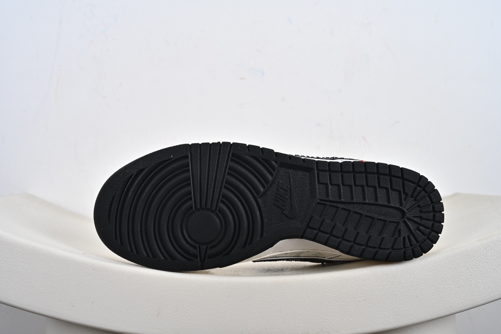 定制版 Nike SB Dunk Low LV联名 黑帆布抽绳 周年高端定制 低帮休闲板鞋 YX5066-380