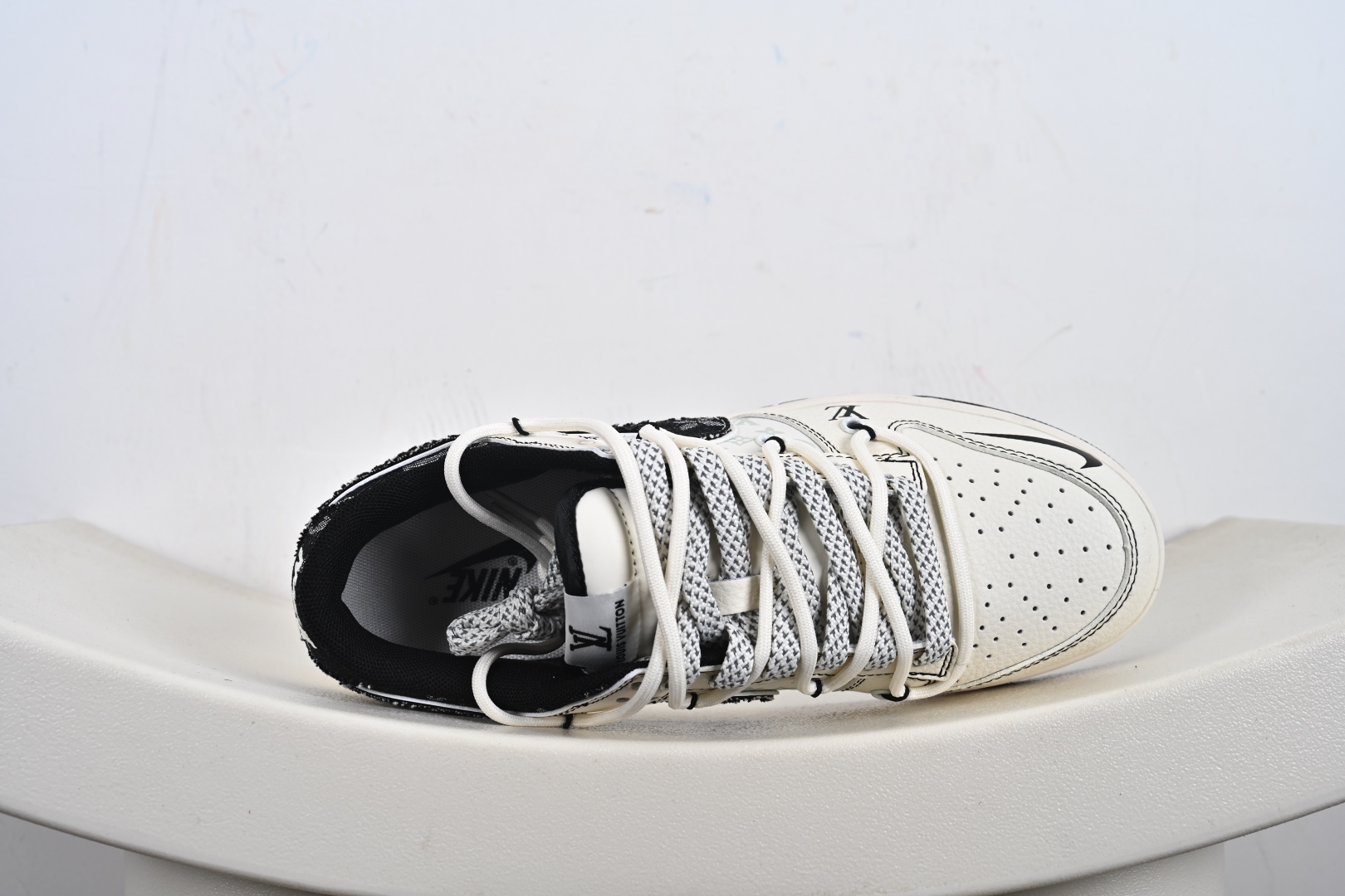 定制版 Nike SB Dunk Low LV联名 黑帆布抽绳 周年高端定制 低帮休闲板鞋 YX5066-380
