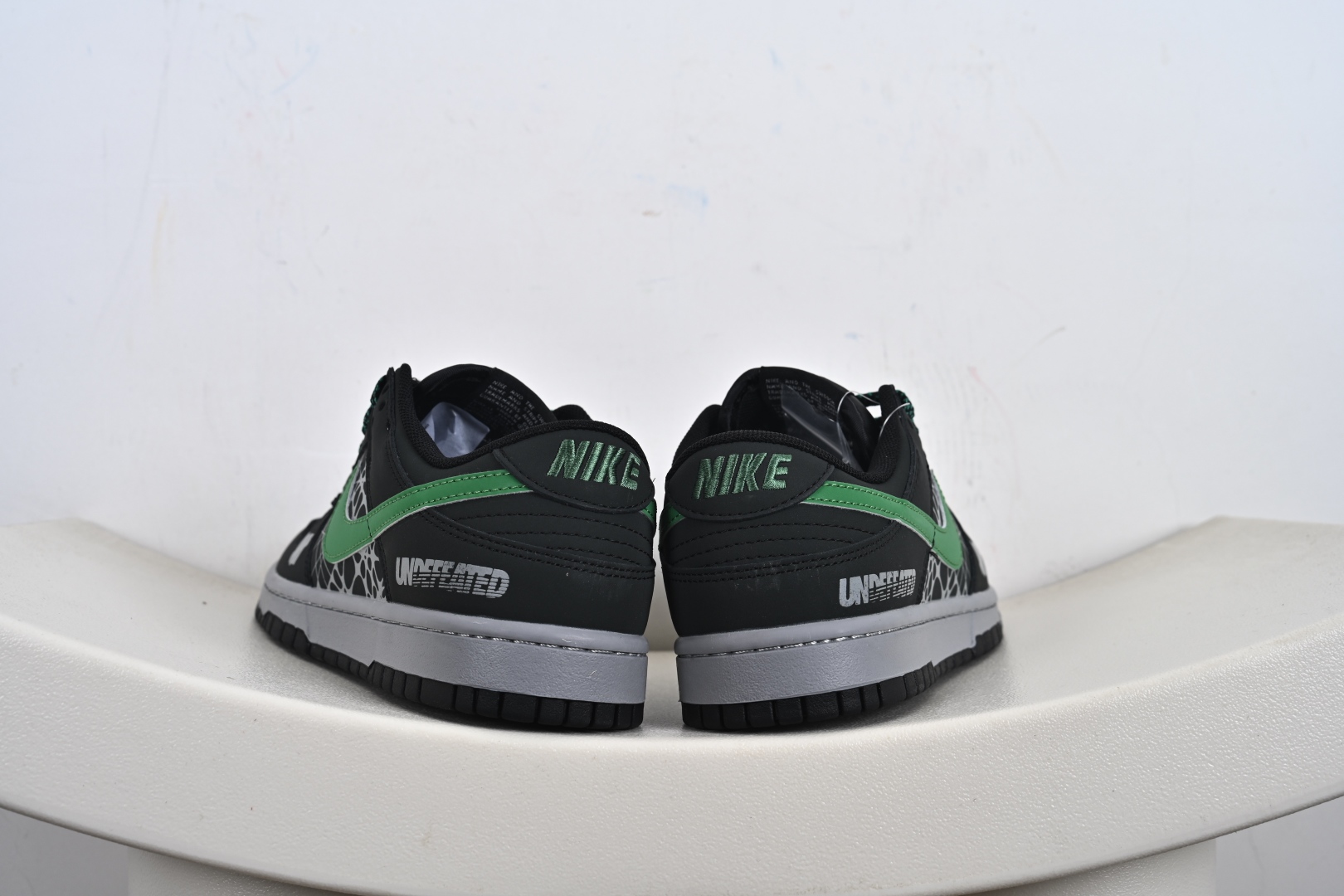 定制版 Nike SB Dunk Low UN联名 创意黑绿勾 高端定制 低帮休闲板鞋 QW5836-019
