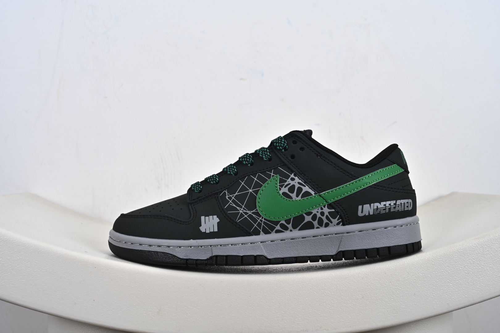 定制版 Nike SB Dunk Low UN联名 创意黑绿勾 高端定制 低帮休闲板鞋 QW5836-019