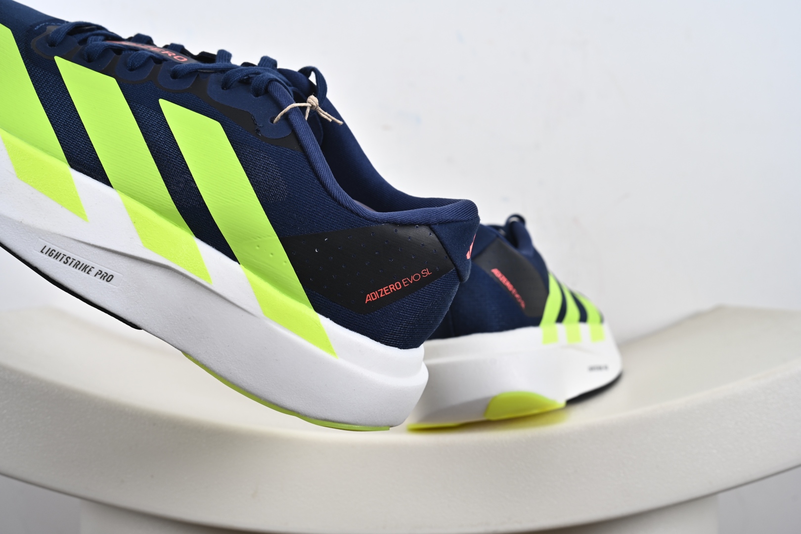 220 Adidas Adizero Evo SL 阿迪超轻透气缓震跑鞋 JP7147