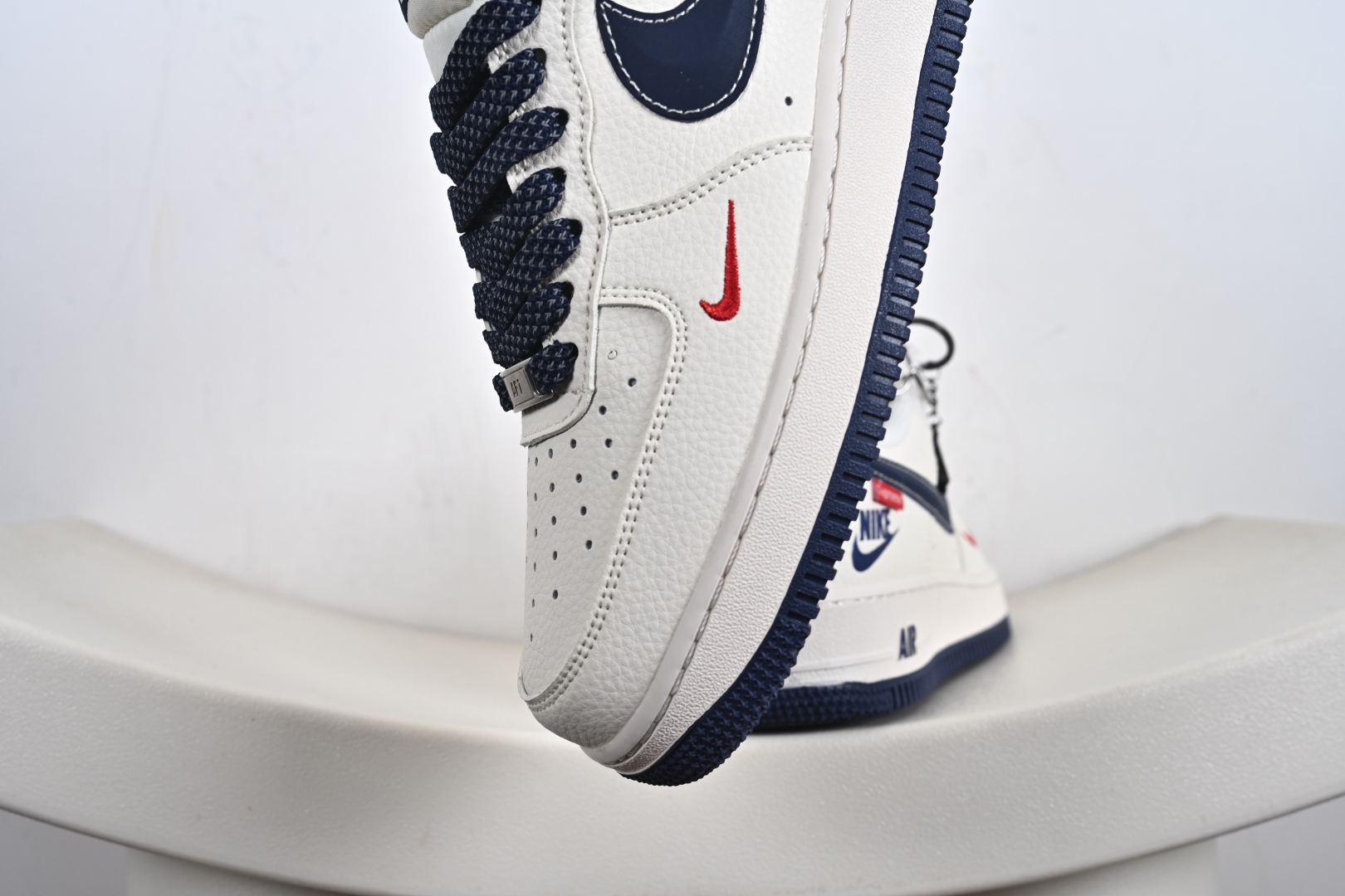 定制版 Nike Air Force 1'07 Low Supreme联名 米蓝勾 空军一号低帮休闲板鞋 HH7518-071