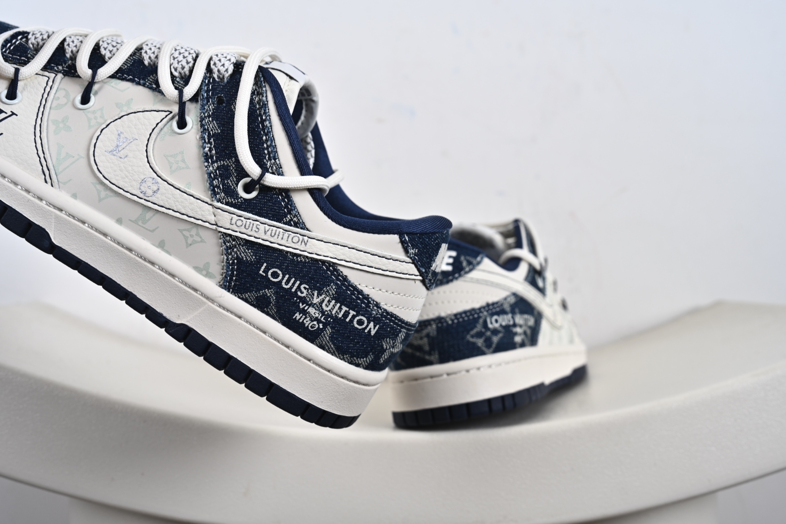 定制版 Nike SB Dunk Low LV联名 蓝暗花抽绳 周年高端定制 低帮休闲板鞋 YX5066-376