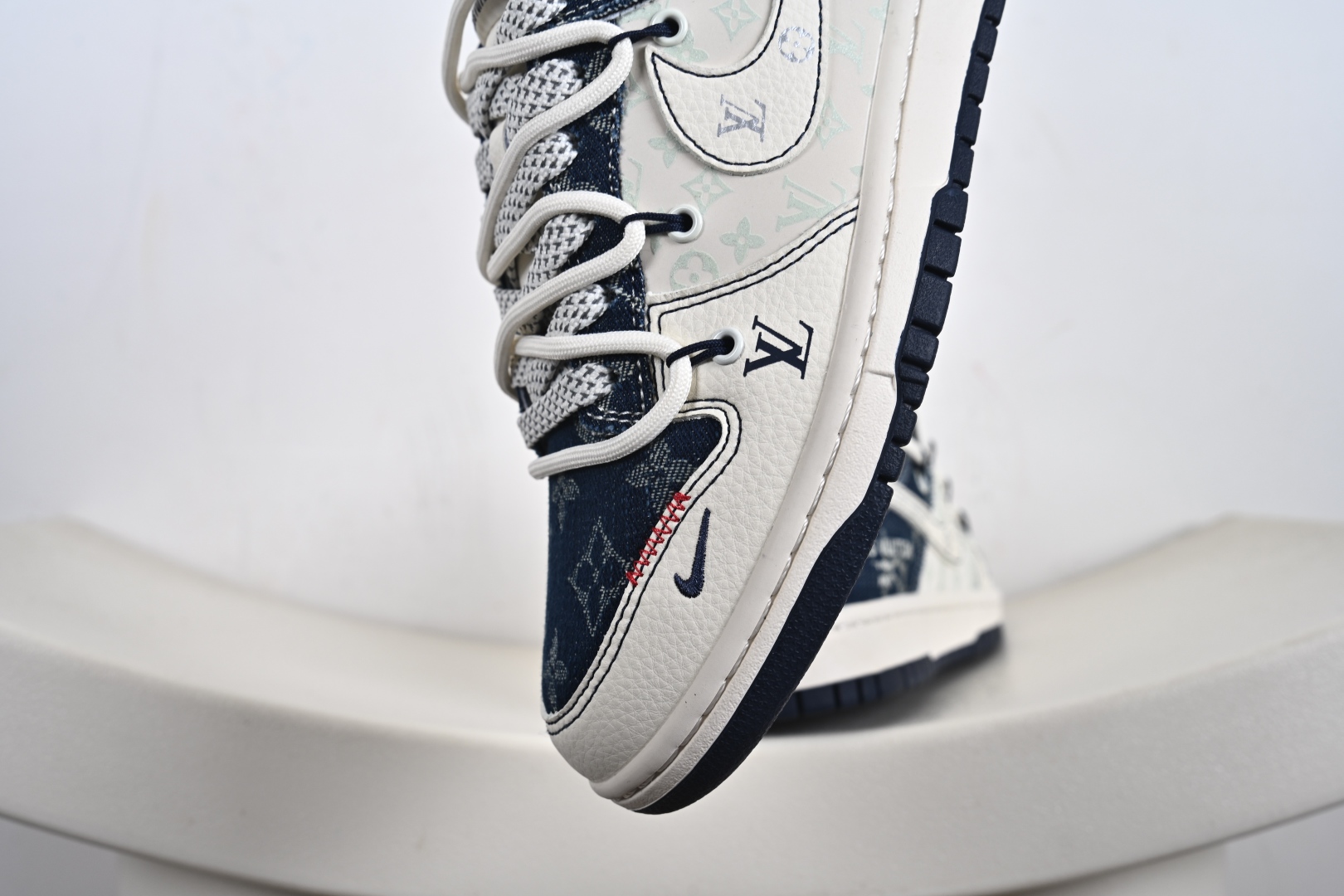 定制版 Nike SB Dunk Low LV联名 蓝暗花抽绳 周年高端定制 低帮休闲板鞋 YX5066-376