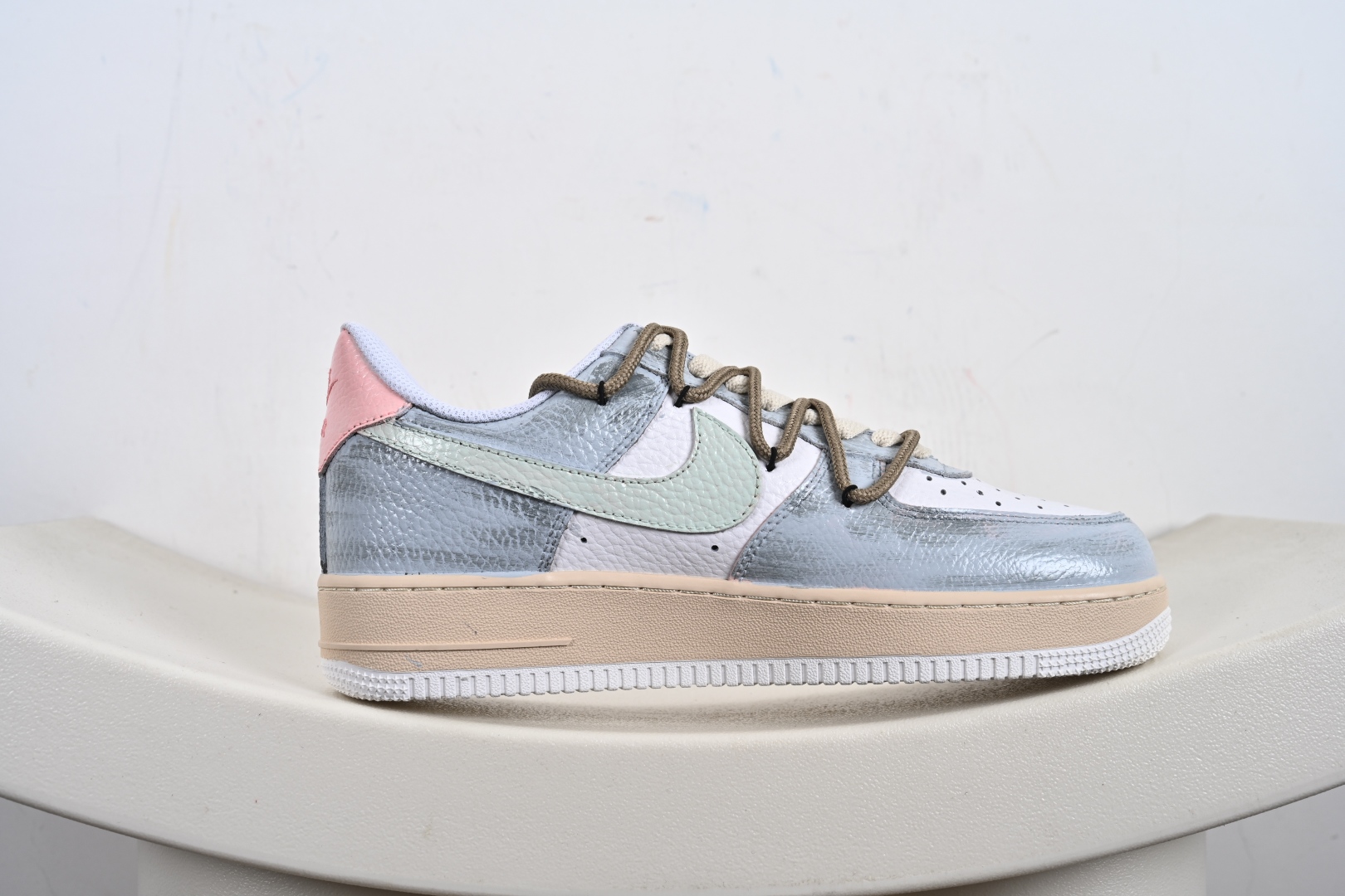 定制版 Nike Air Force 1'07 Low 手绘涂鸦 浅雾漫旅 空军一号低帮休闲板鞋 YT0303-222