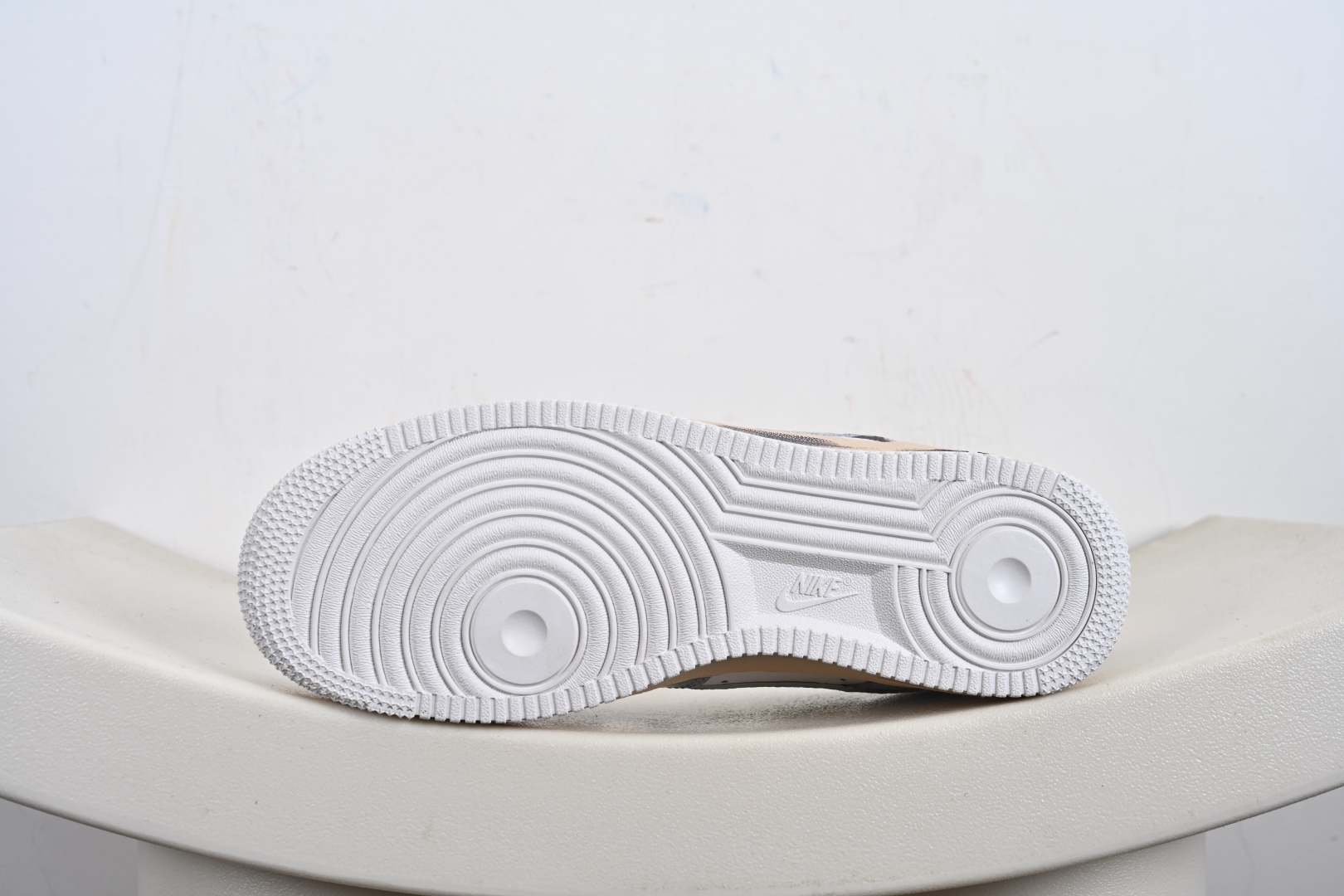 定制版 Nike Air Force 1'07 Low 手绘涂鸦 浅雾漫旅 空军一号低帮休闲板鞋 YT0303-222