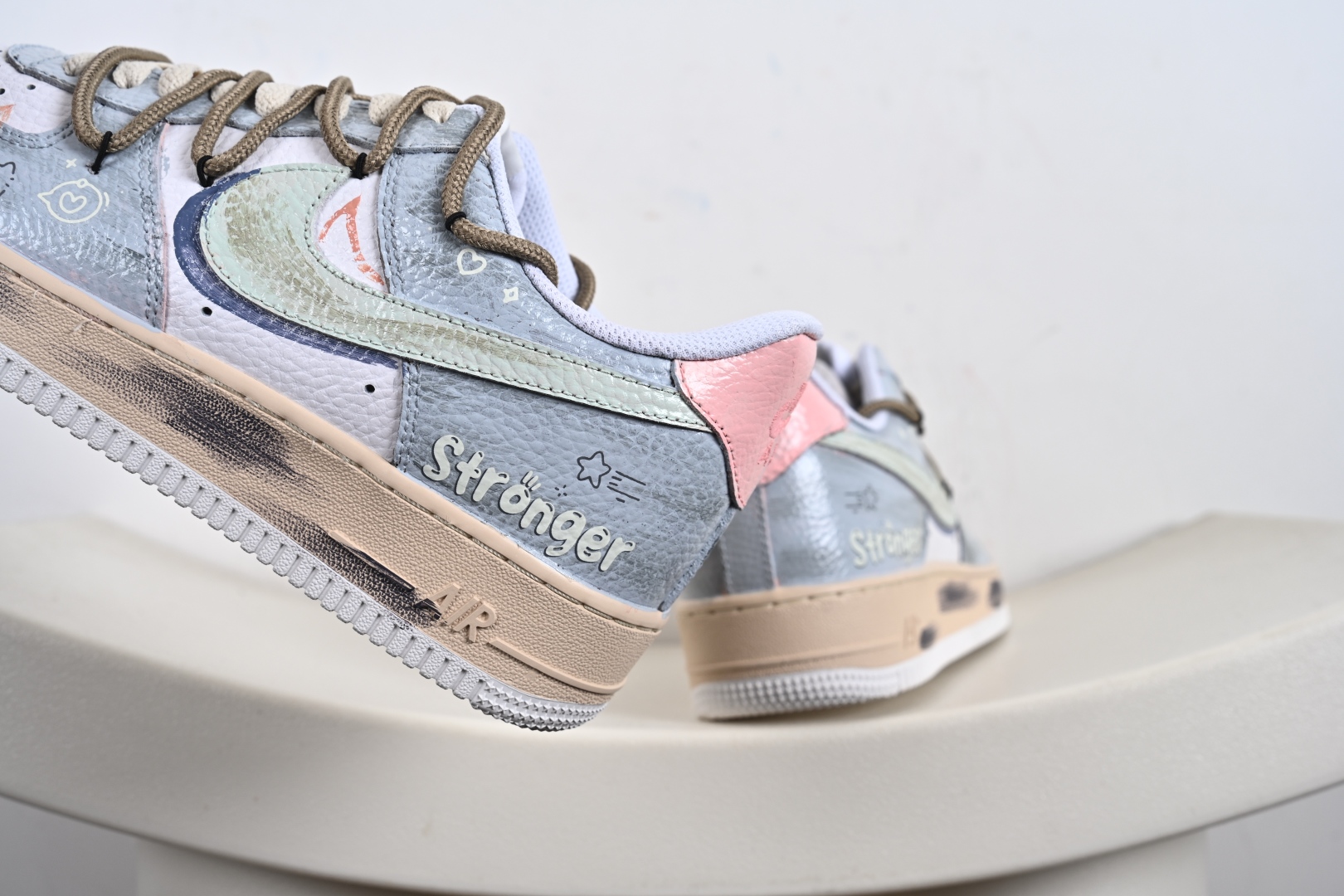 定制版 Nike Air Force 1'07 Low 手绘涂鸦 浅雾漫旅 空军一号低帮休闲板鞋 YT0303-222
