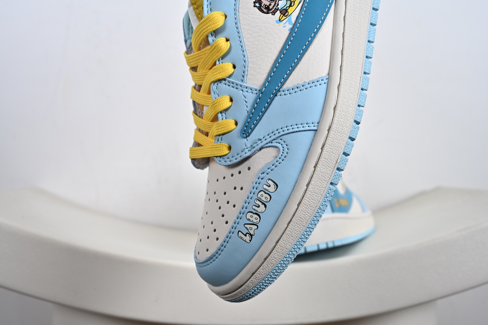 定制版Travis Scott x Nike Air Jordan 1 Low x LABUBUAir Jordan 1 Low 反转蓝白拉布布倒钩 LD2028-054