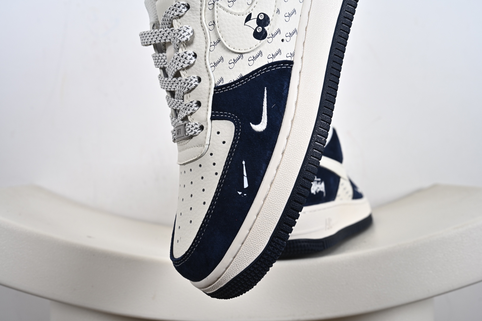 NIKE AIR FORCE 1‘07联名款 SM6188-673