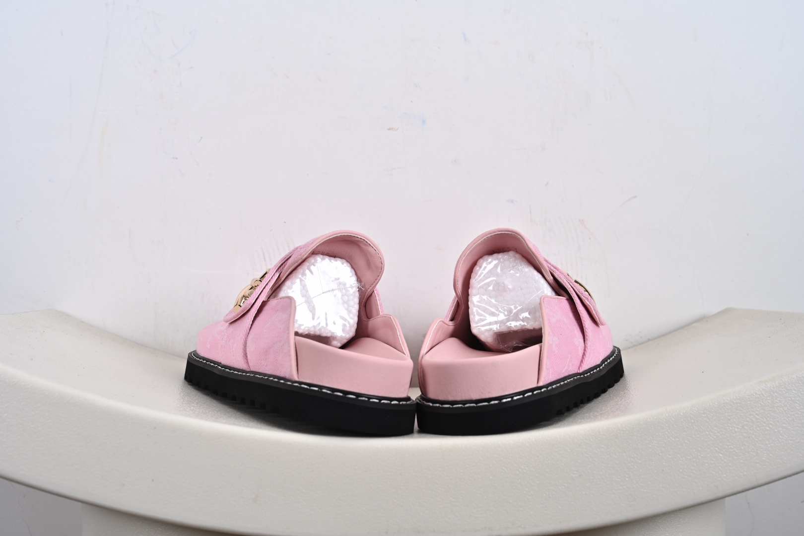 Louis Vuitton Cosy 时尚 舒适 包头 圆头 2025年新款拖鞋LV Easy拖鞋 1AC9MF圆头套脚 勃肯鞋包头拖鞋