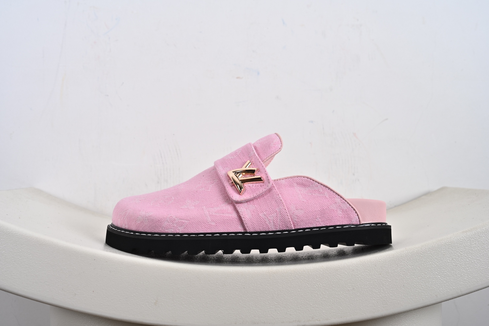 Louis Vuitton Cosy 时尚 舒适 包头 圆头 2025年新款拖鞋LV Easy拖鞋 1AC9MF圆头套脚 勃肯鞋包头拖鞋
