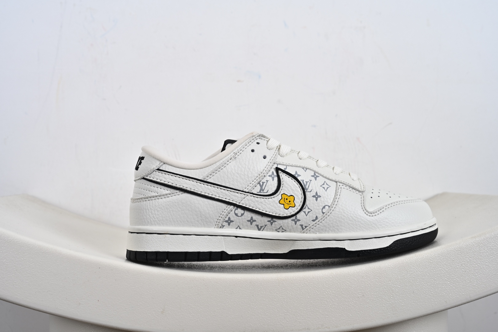 Labubu x NK Dunk Low 低帮拉布布联名白黑印花 SC0601-455