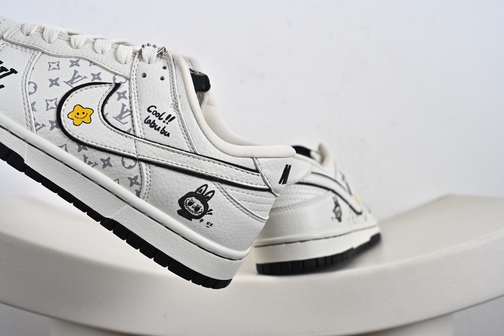 Labubu x NK Dunk Low 低帮拉布布联名白黑印花 SC0601-455