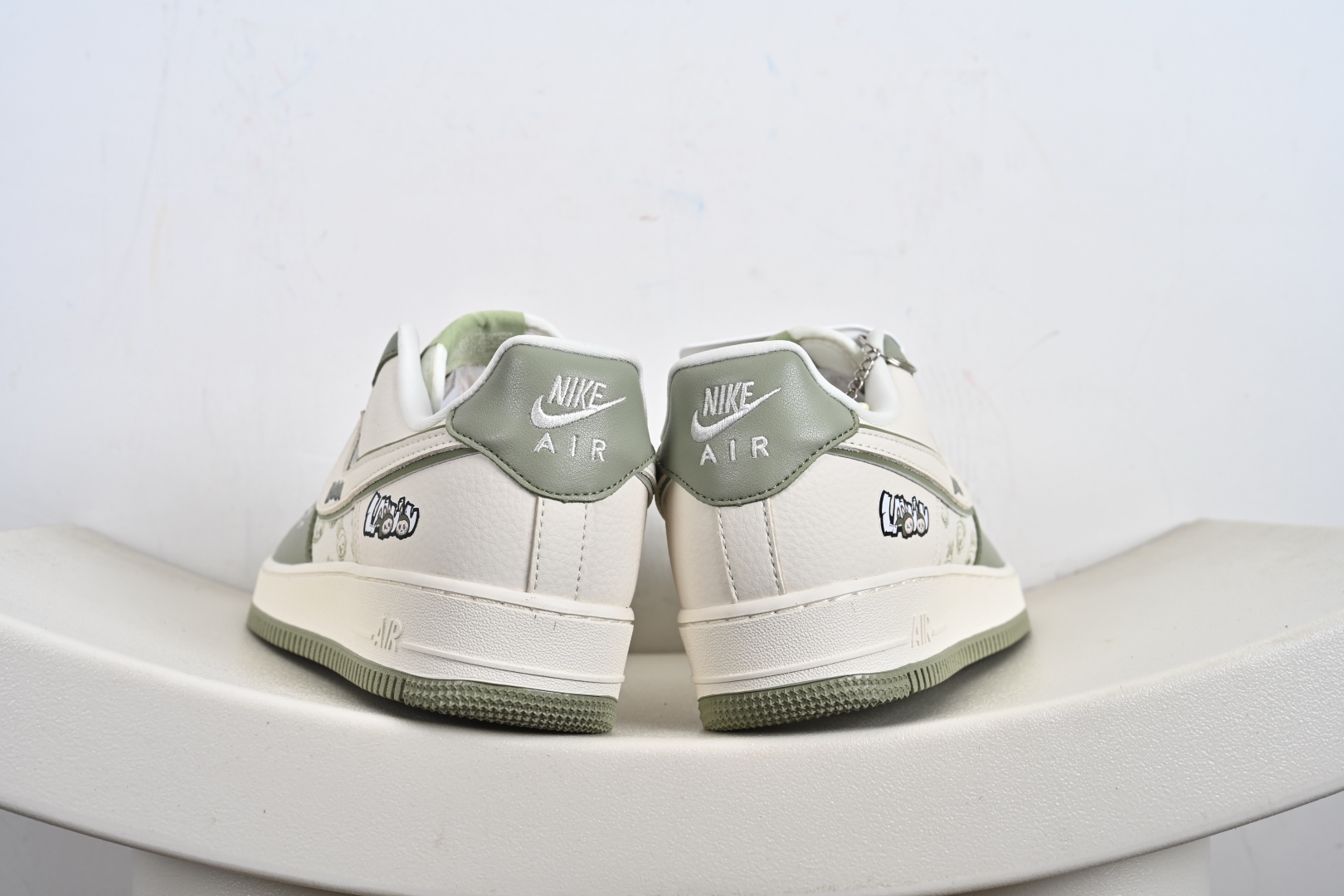 定制版 Nike Air Force 1 Low 07 x LABUBU 绿白 DX0188-093