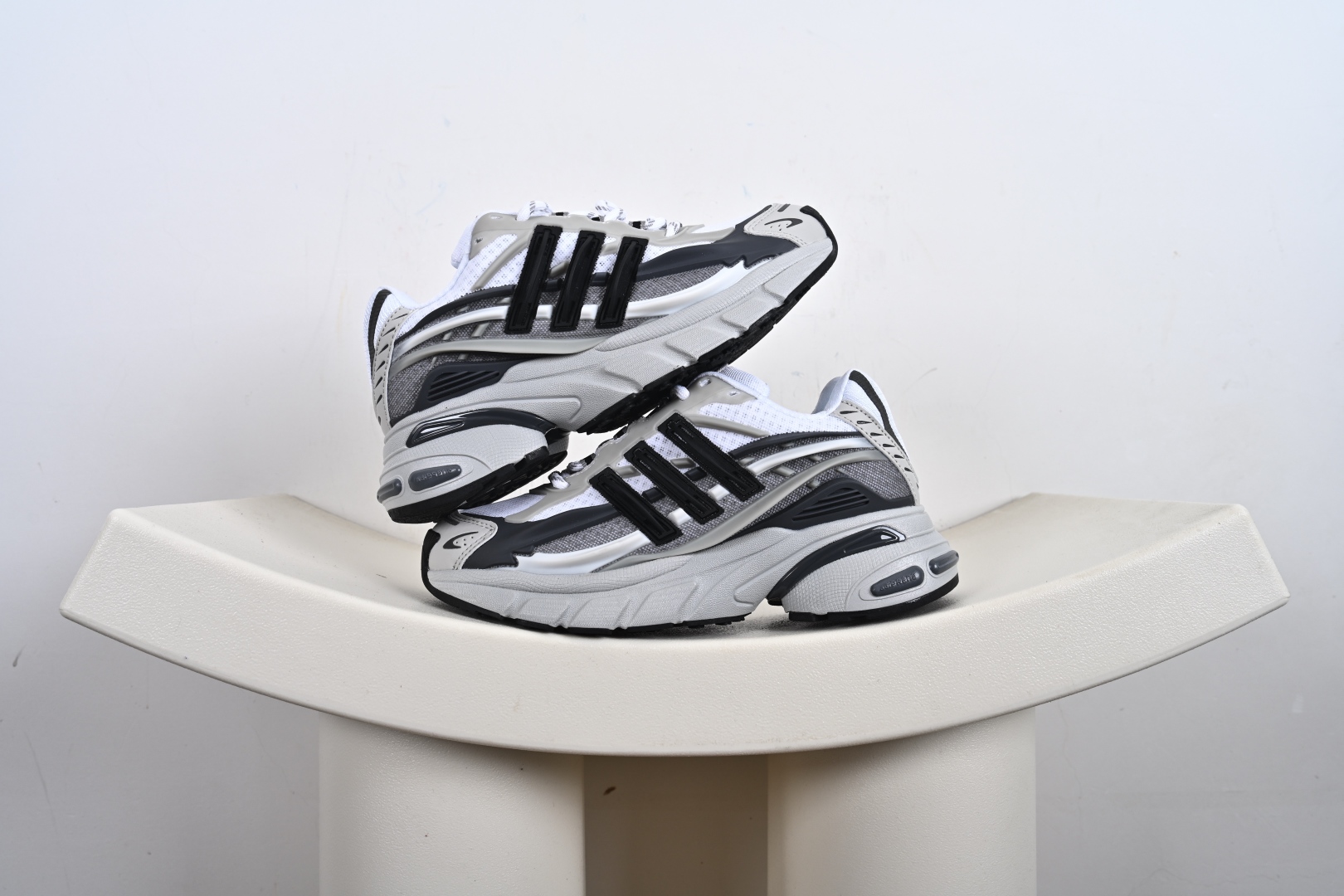 Adidas Originals Adistar Jellyfish JP9269 阿迪复古舒适防滑减震运动鞋