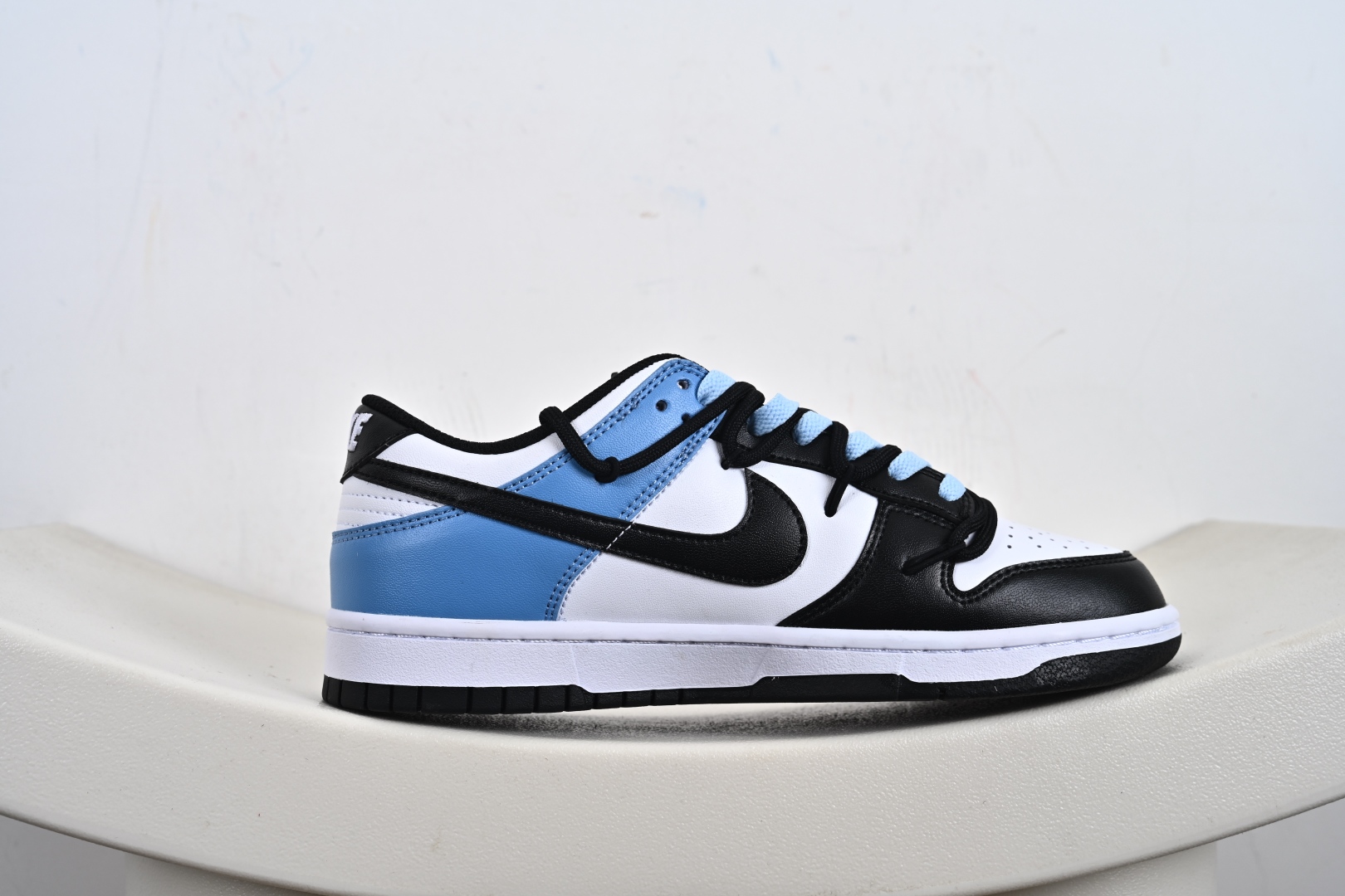 Nike SB Dunk Low 绑带联名 休闲板鞋 DD1391-100