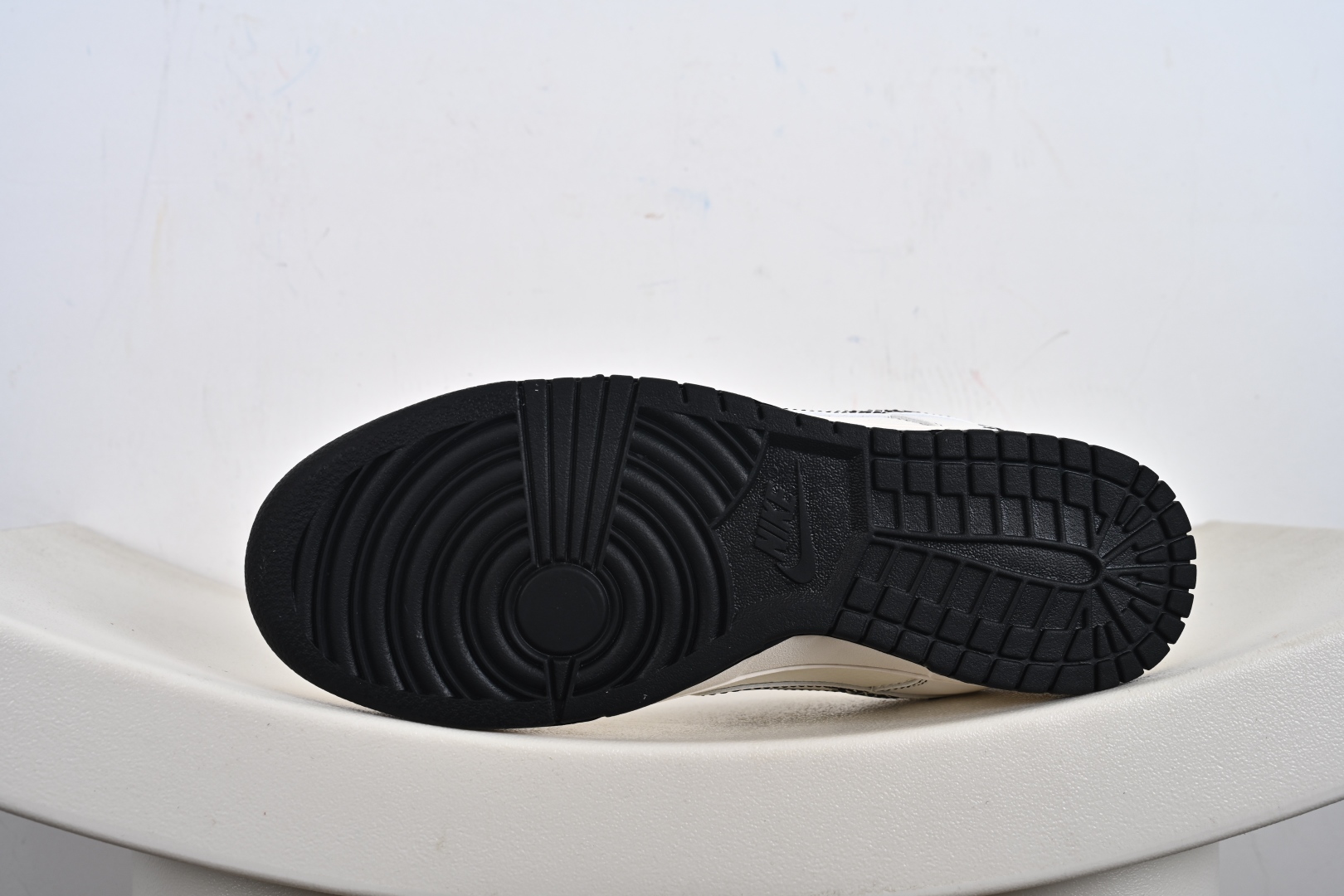 定制版 Dunk Low 斯图西联名 米黑小双勾 高端定制 低帮休闲板鞋 HH7518-096