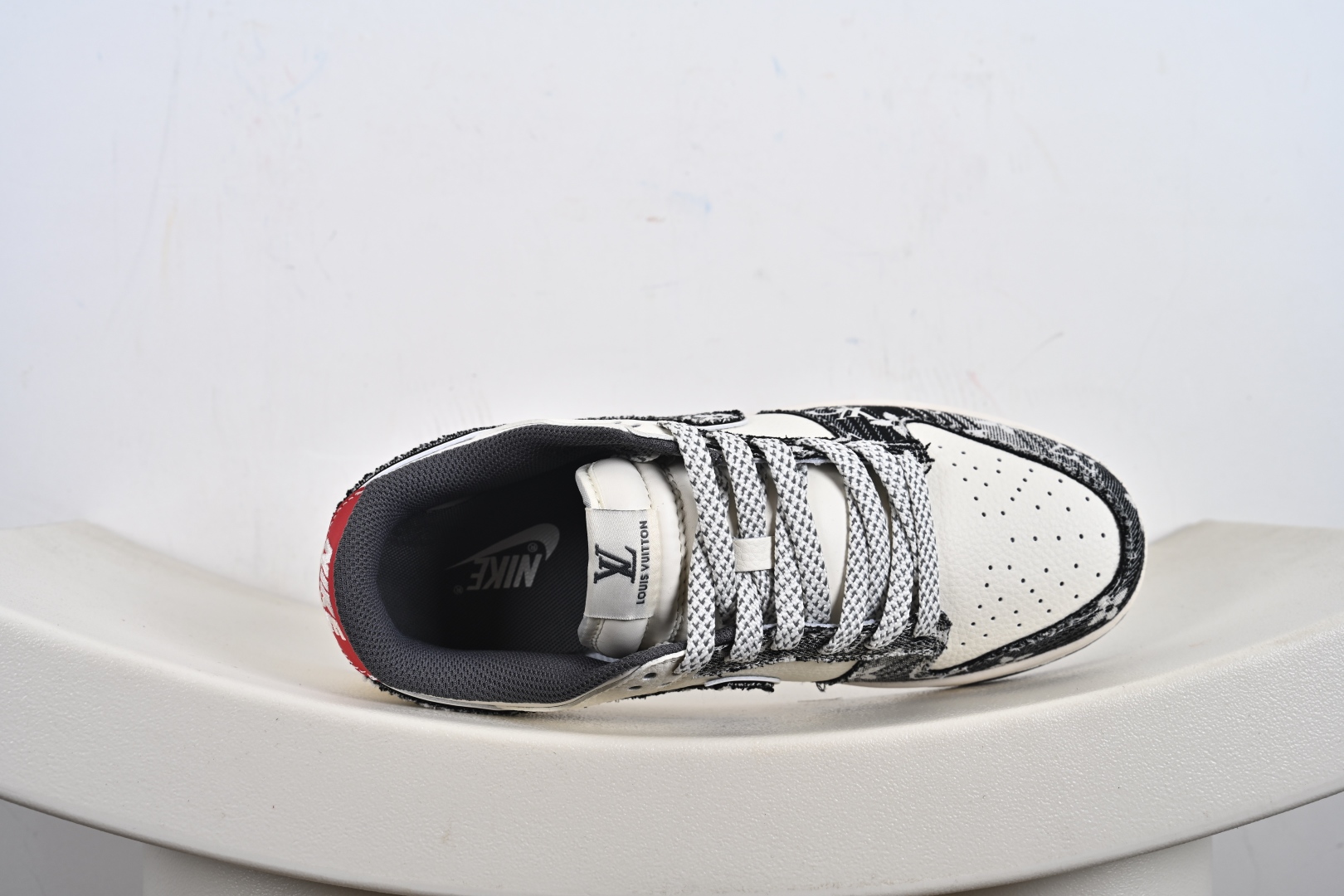 定制版 Louis Vuitton x Nike Dunk SB Low 路易威登LV x 耐克 SB 低帮 黑白红牛仔 休闲运动板鞋 JY6988-111