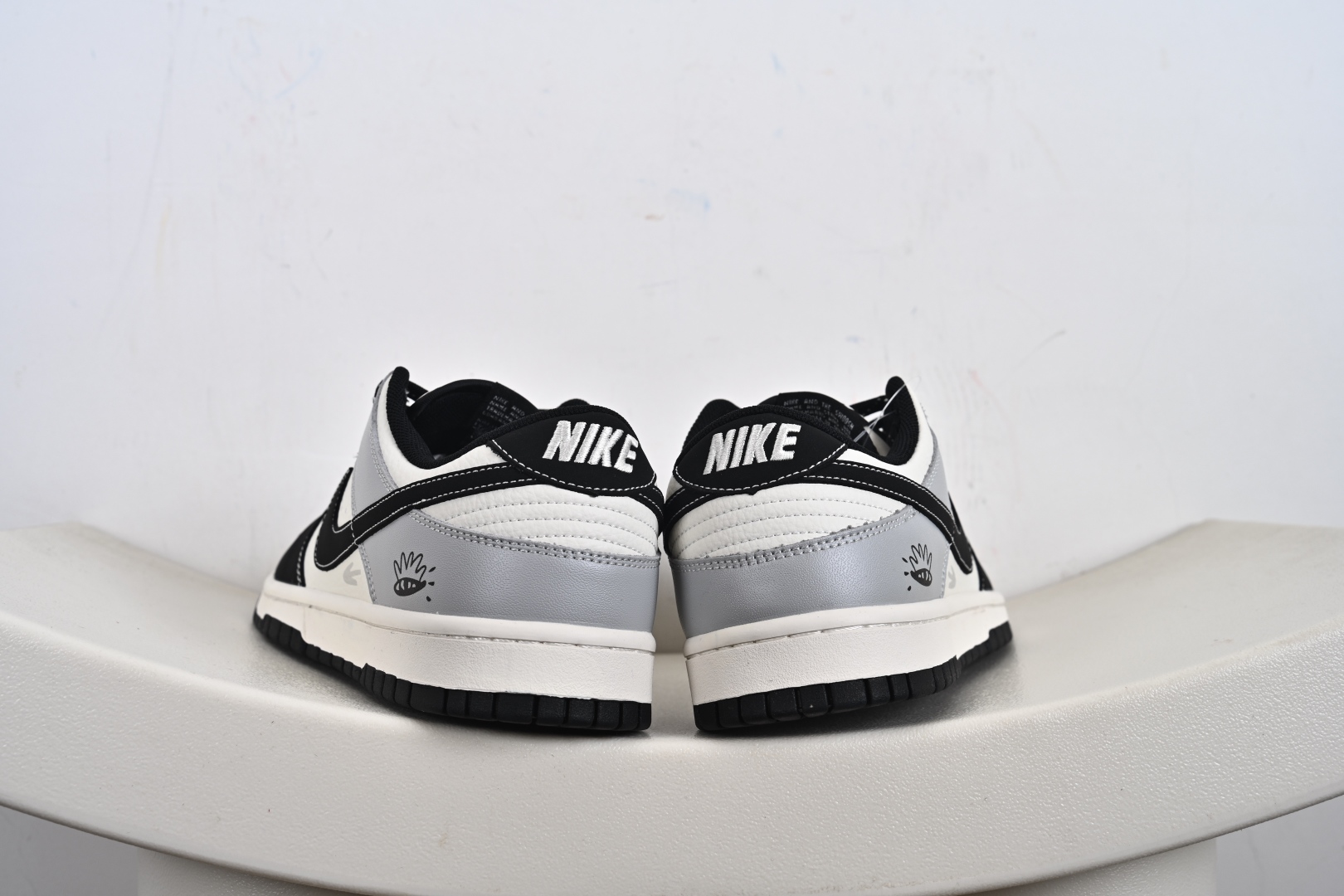 NIKE SB Dunk Low “联名款” XD6188-050